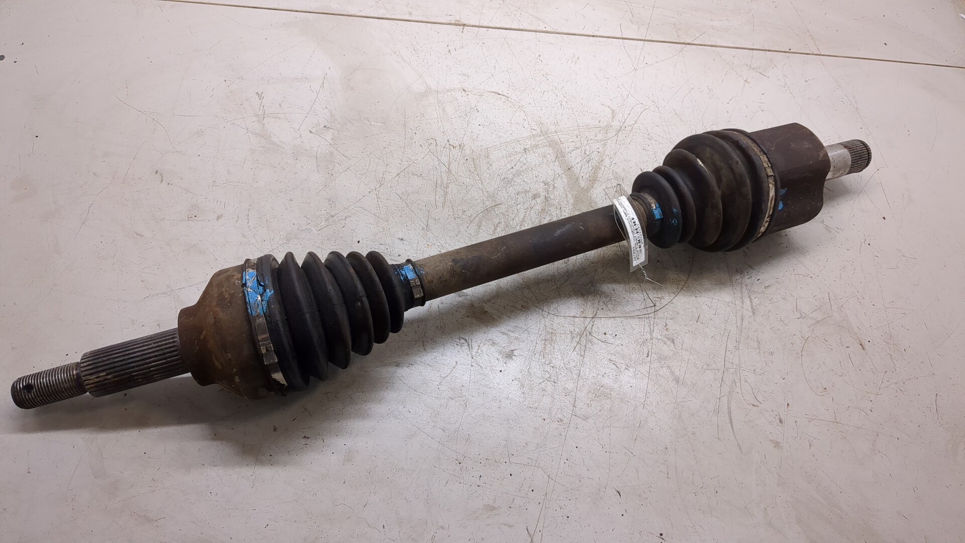 Полуось передняя левая