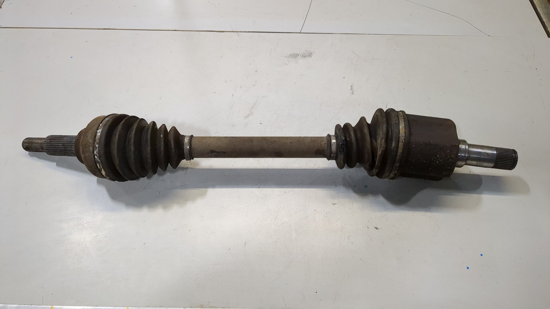 Полуось передняя левая