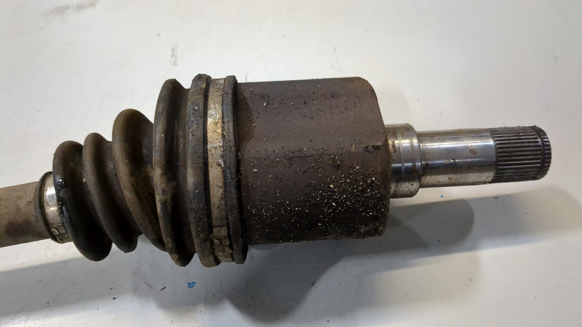 Полуось передняя левая