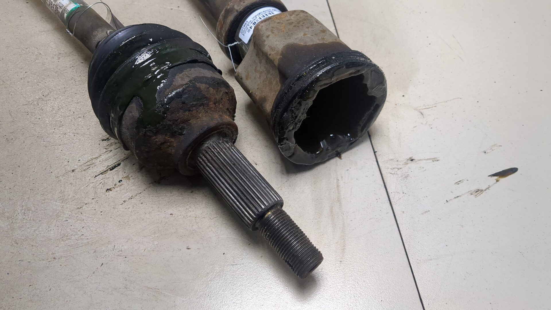 Полуось передняя правая