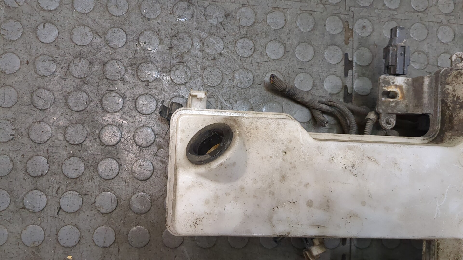 Бачок омывателя лобового стекла