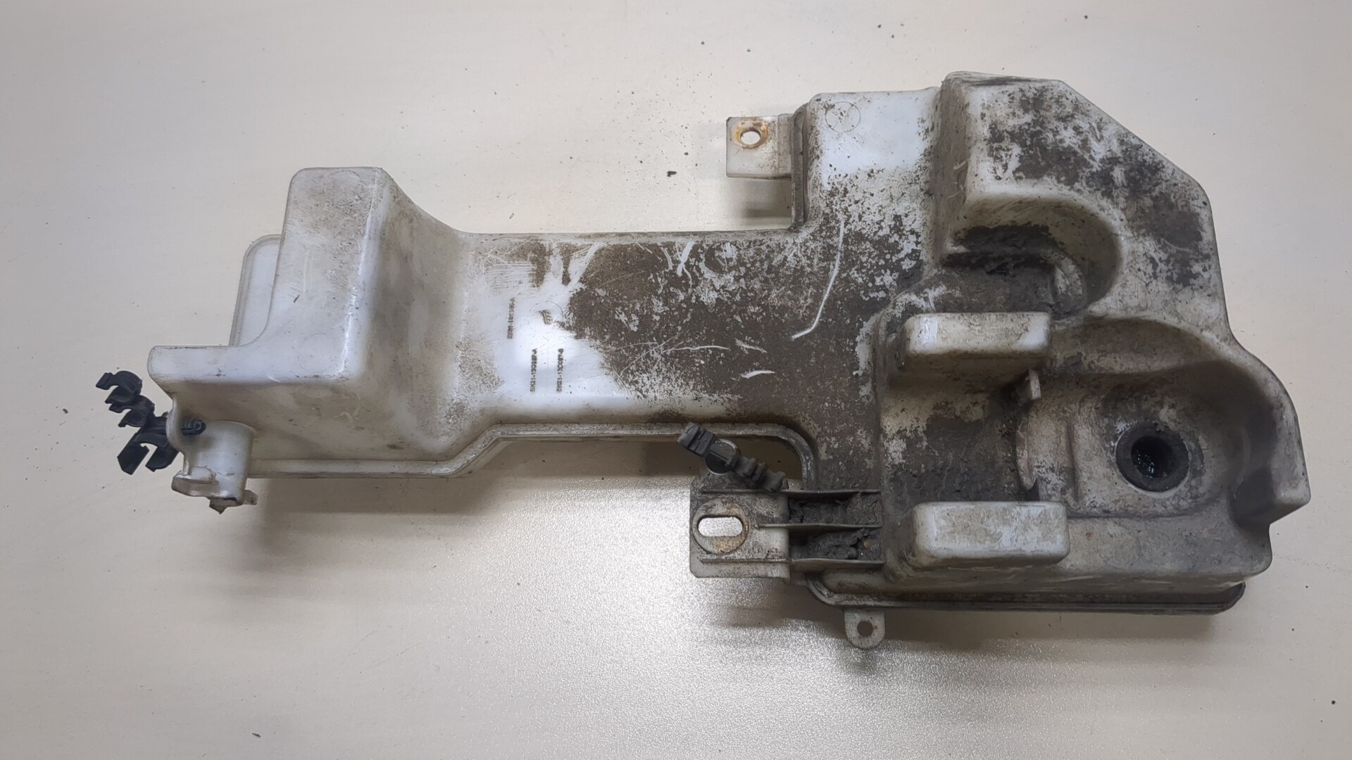 Бачок омывателя лобового стекла