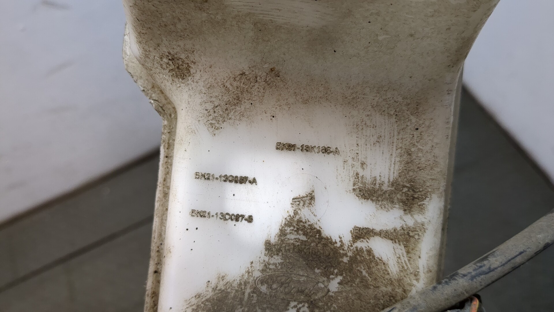 Бачок омывателя лобового стекла