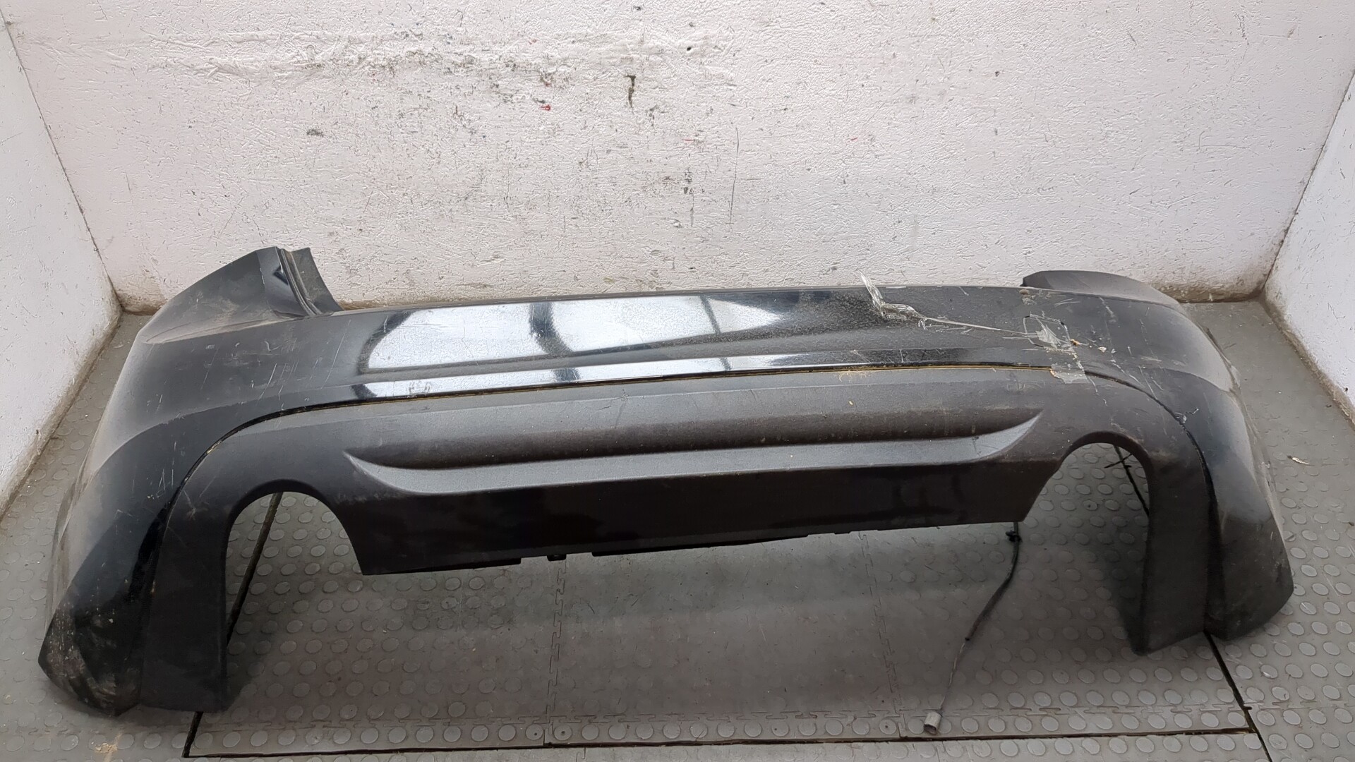 Бампер задний