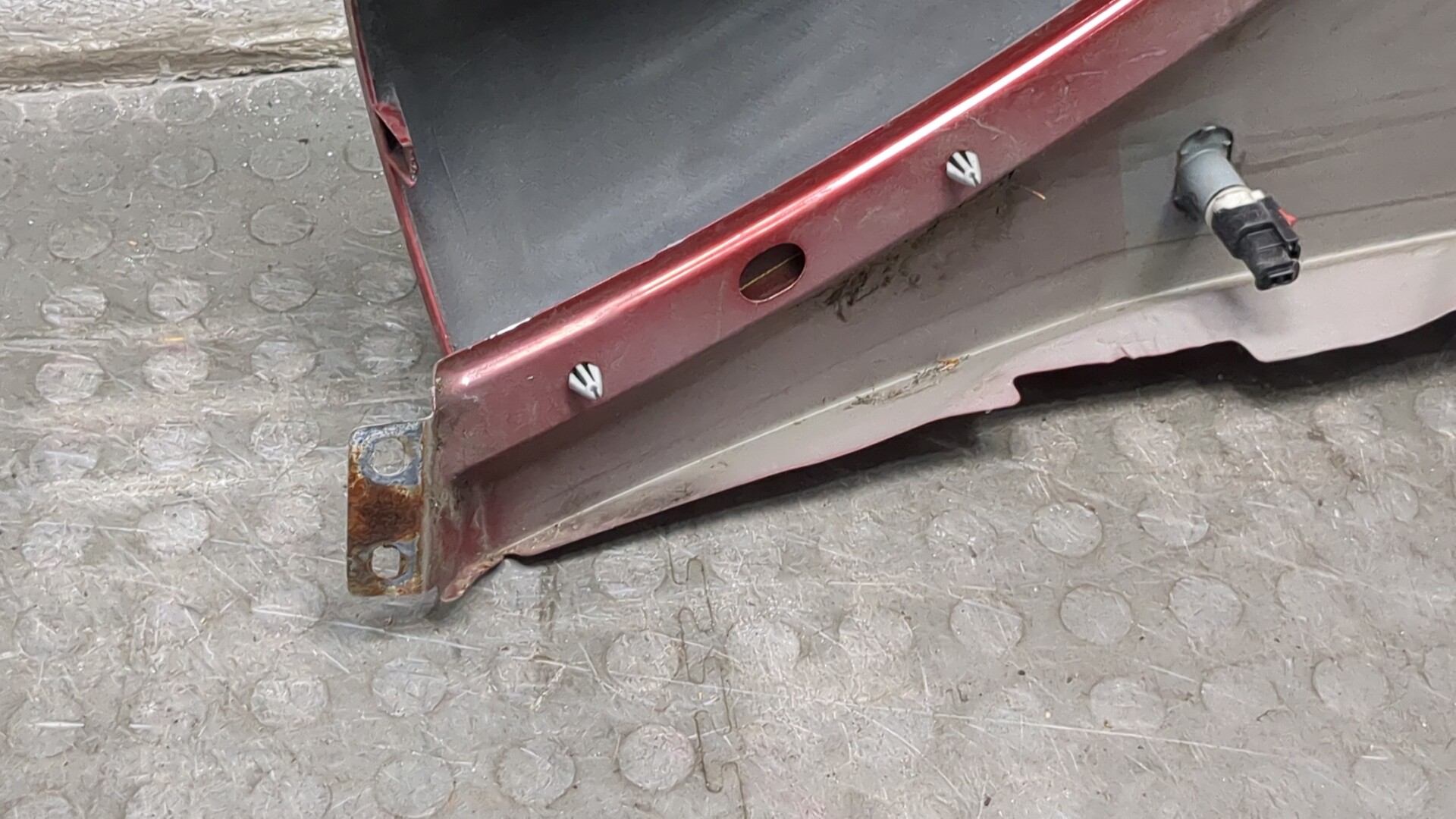 Крыло переднее правое