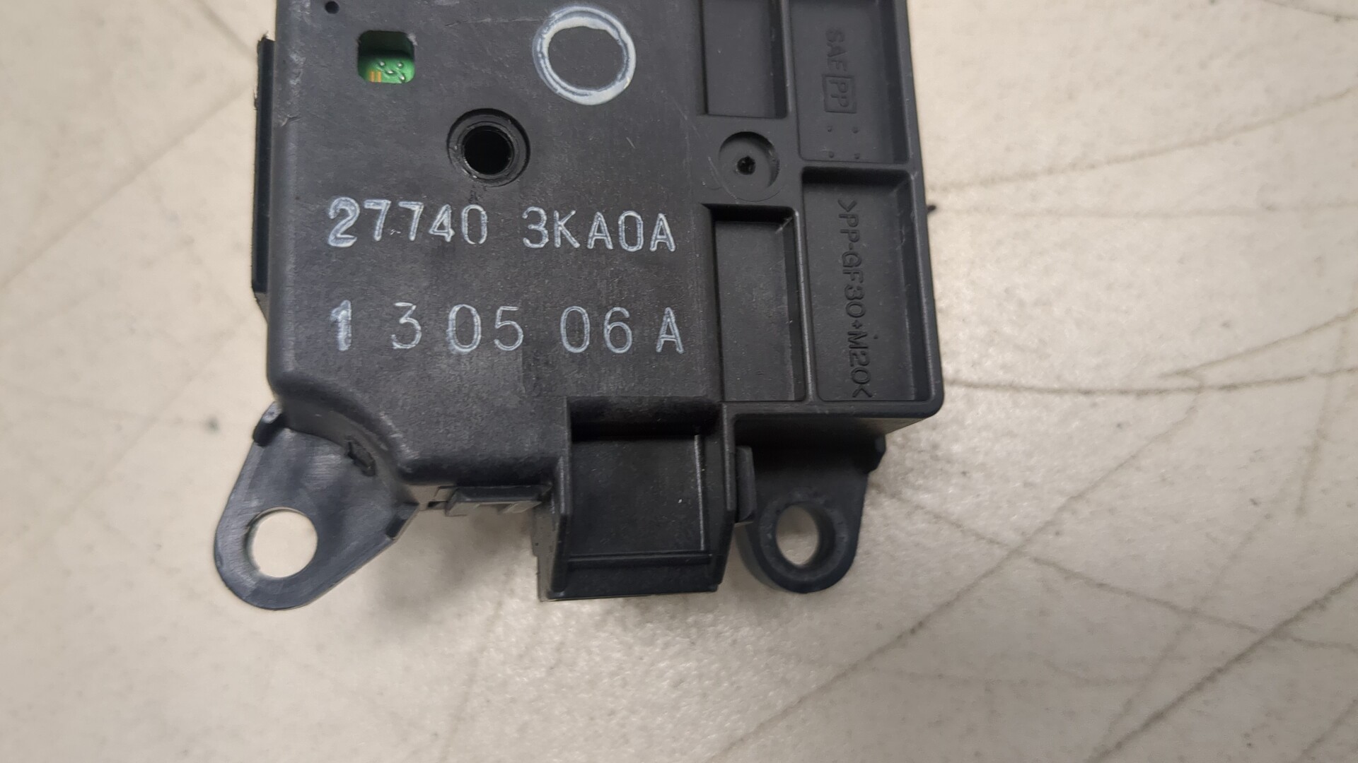 Моторчик заслонки печки