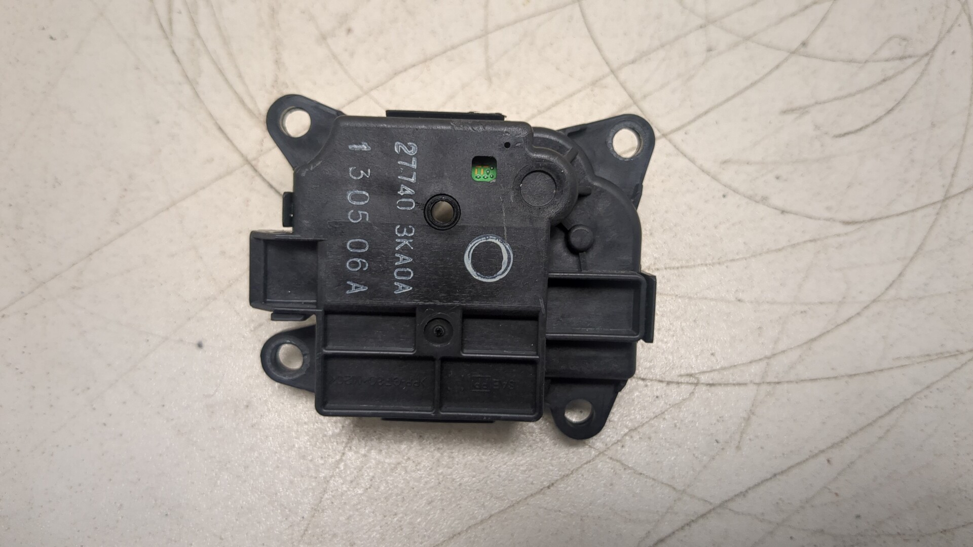 Моторчик заслонки печки