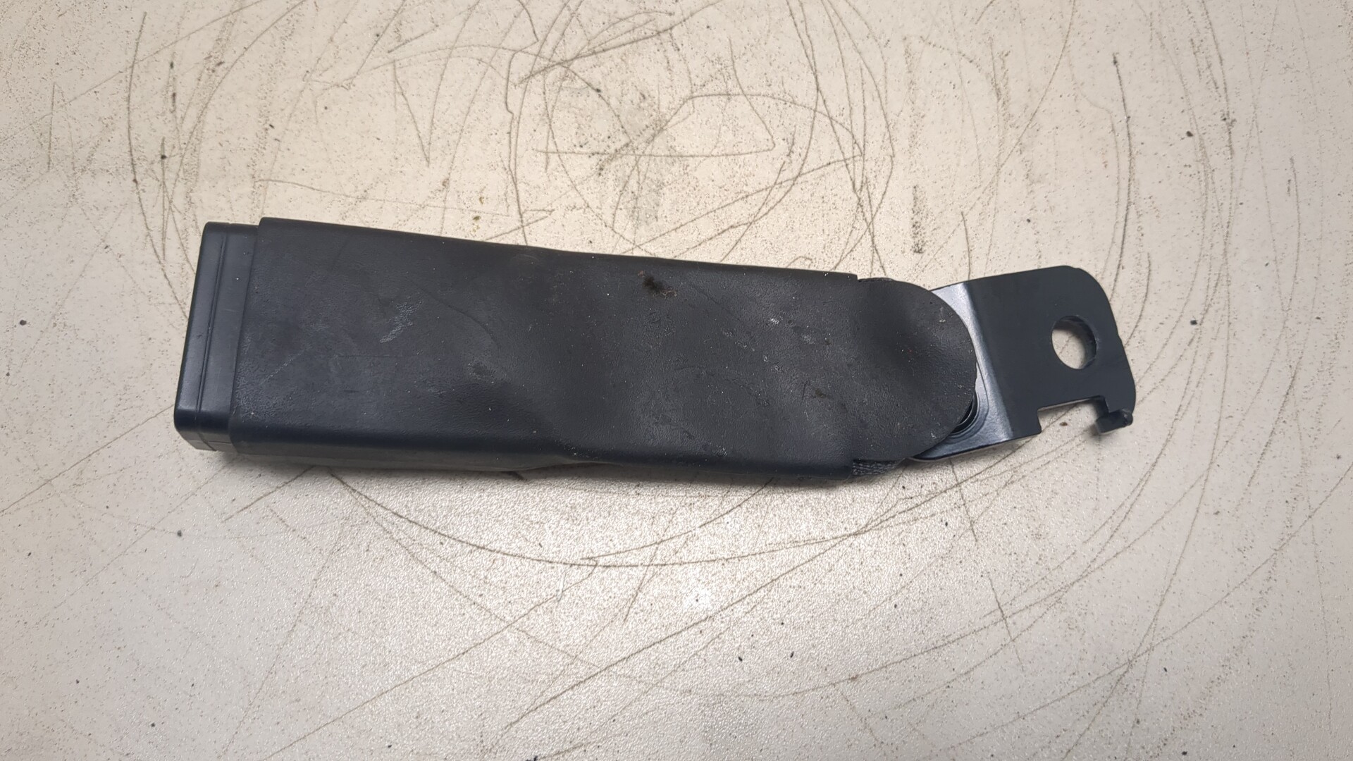 Ответная часть ремня безопасности