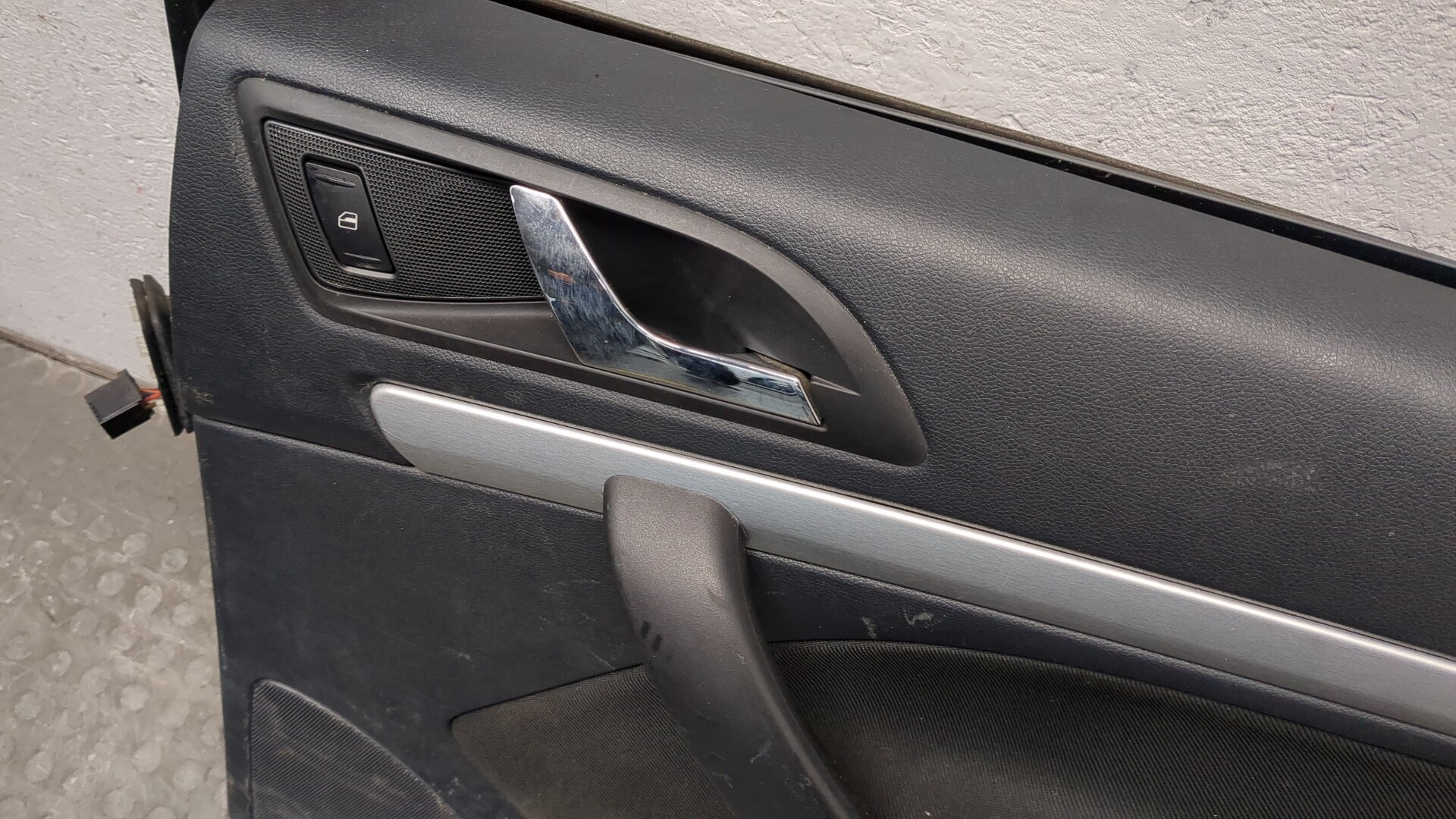 Дверь задняя правая