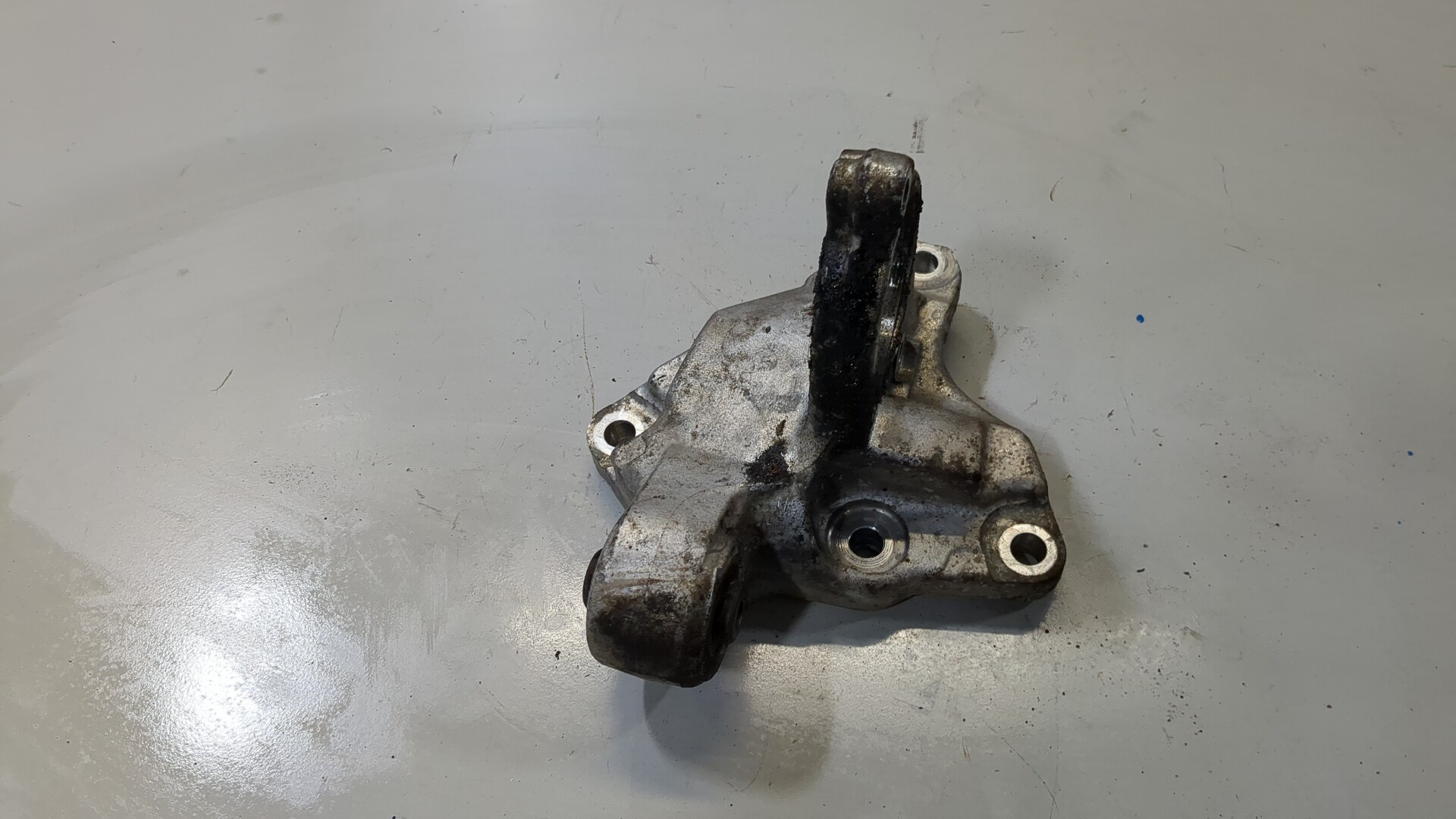 Кронштейн (п.з.к.)