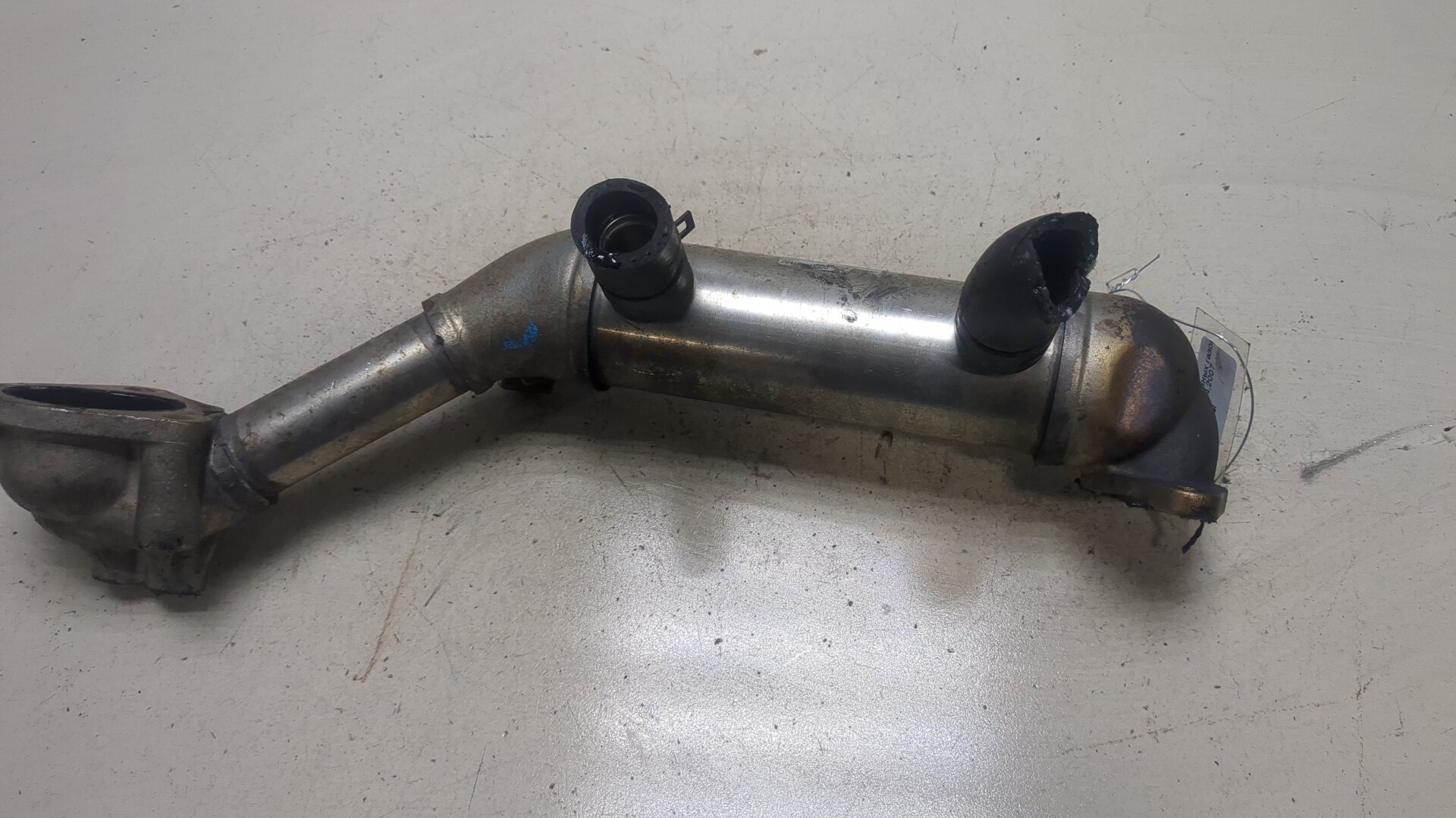 Тройник вентиляции картерных газов