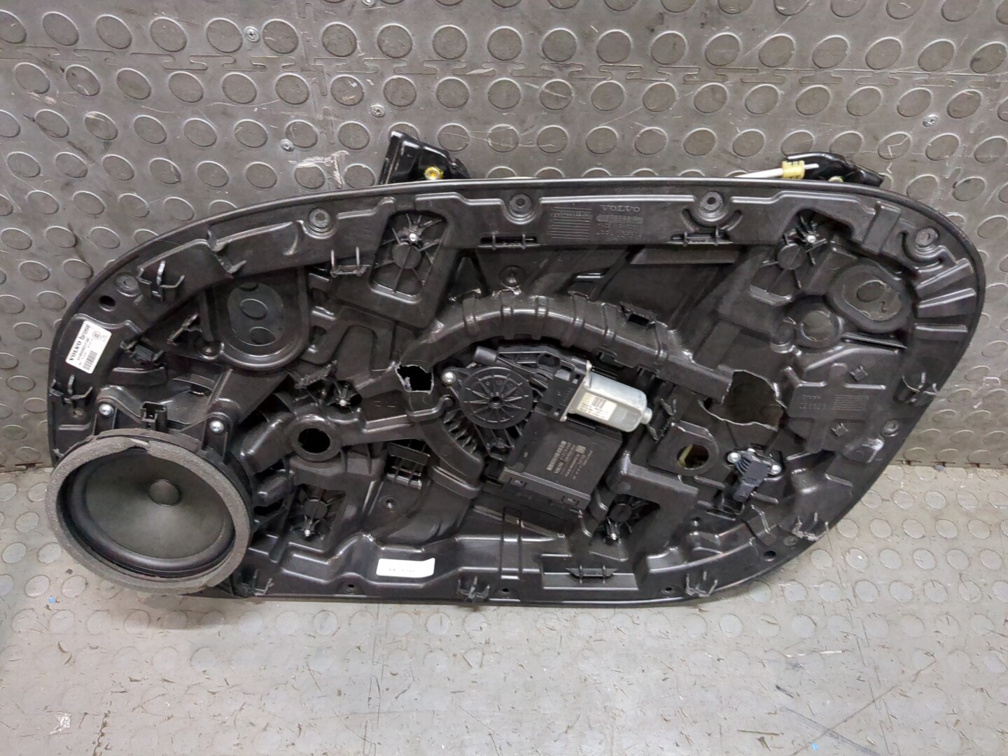 Стеклоподъемник электр. передний правый