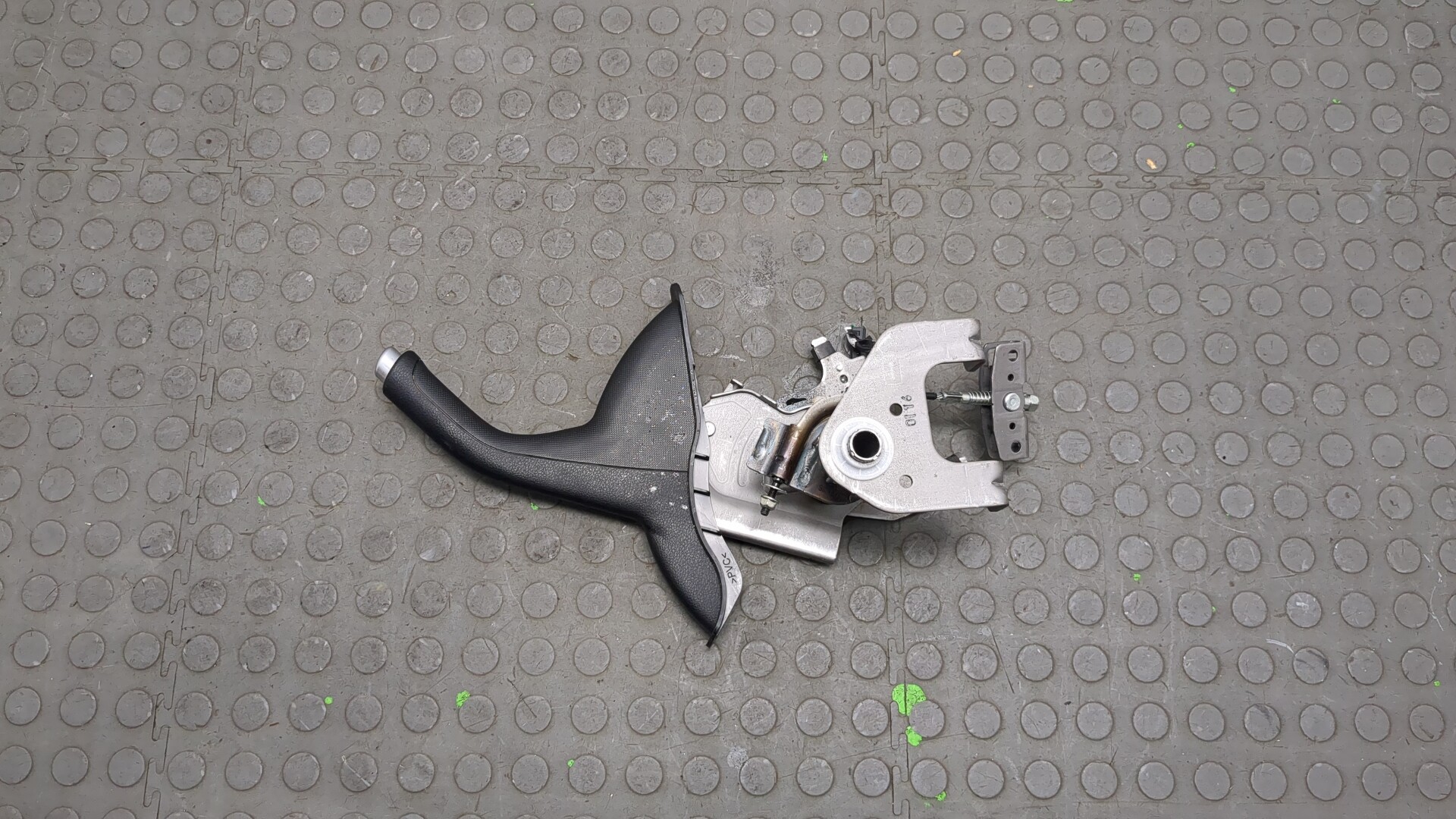 Рычаг стояночного тормоза