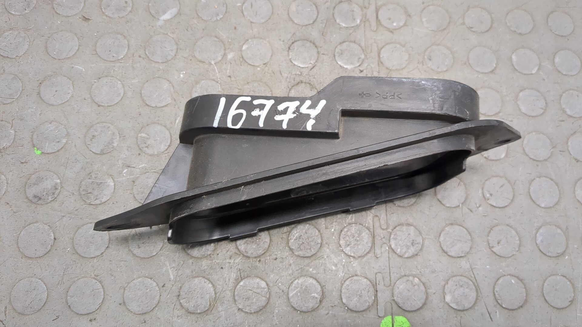 Патрубок воздушного фильтра