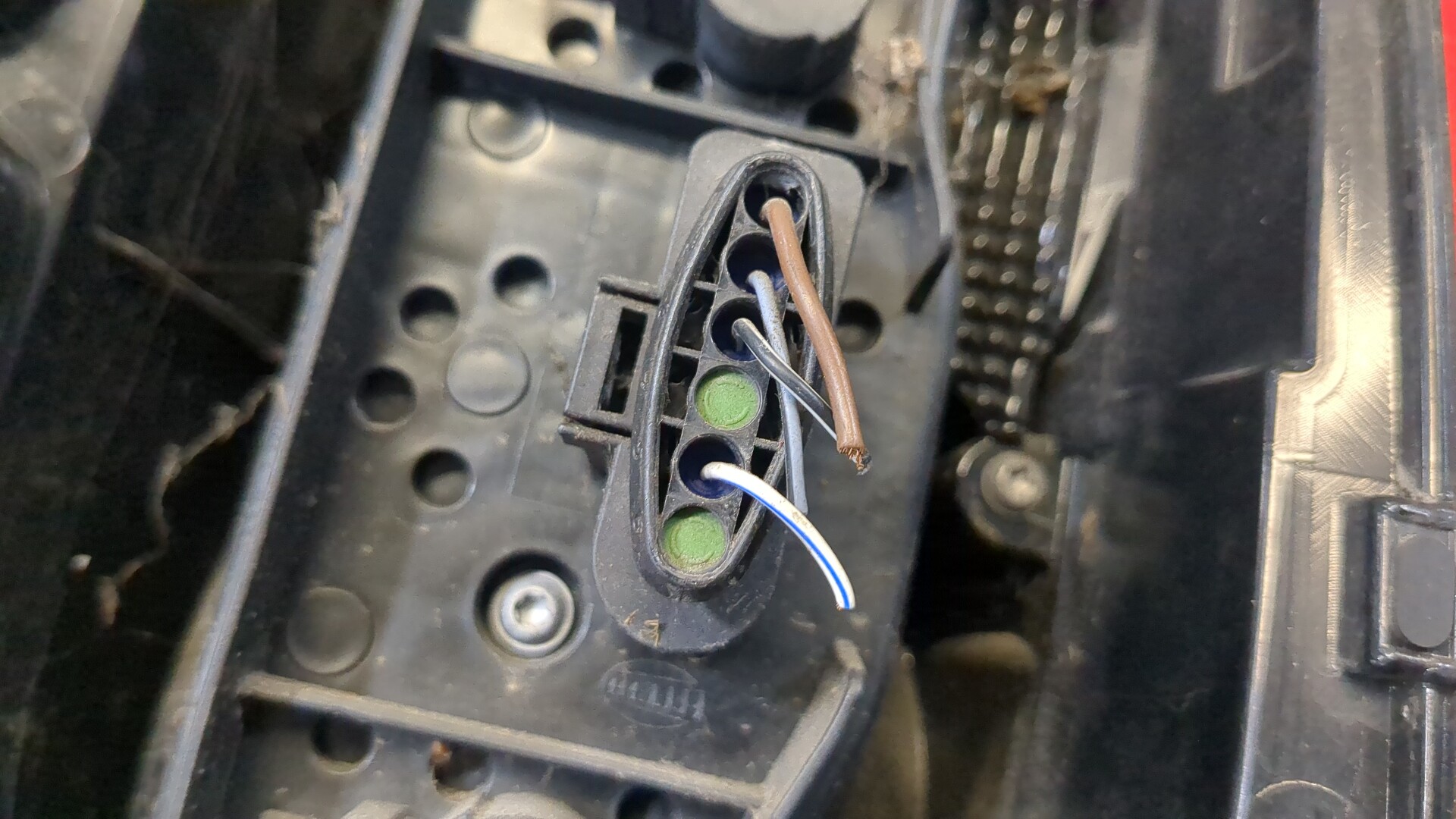 Фонарь задний левый