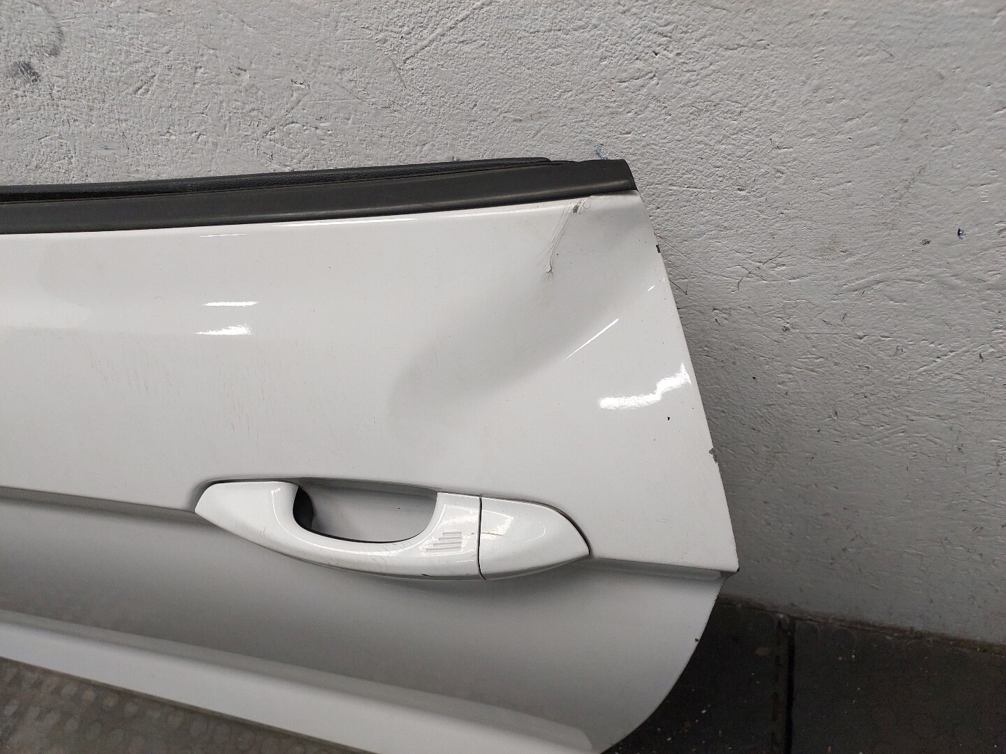 Дверь передняя левая