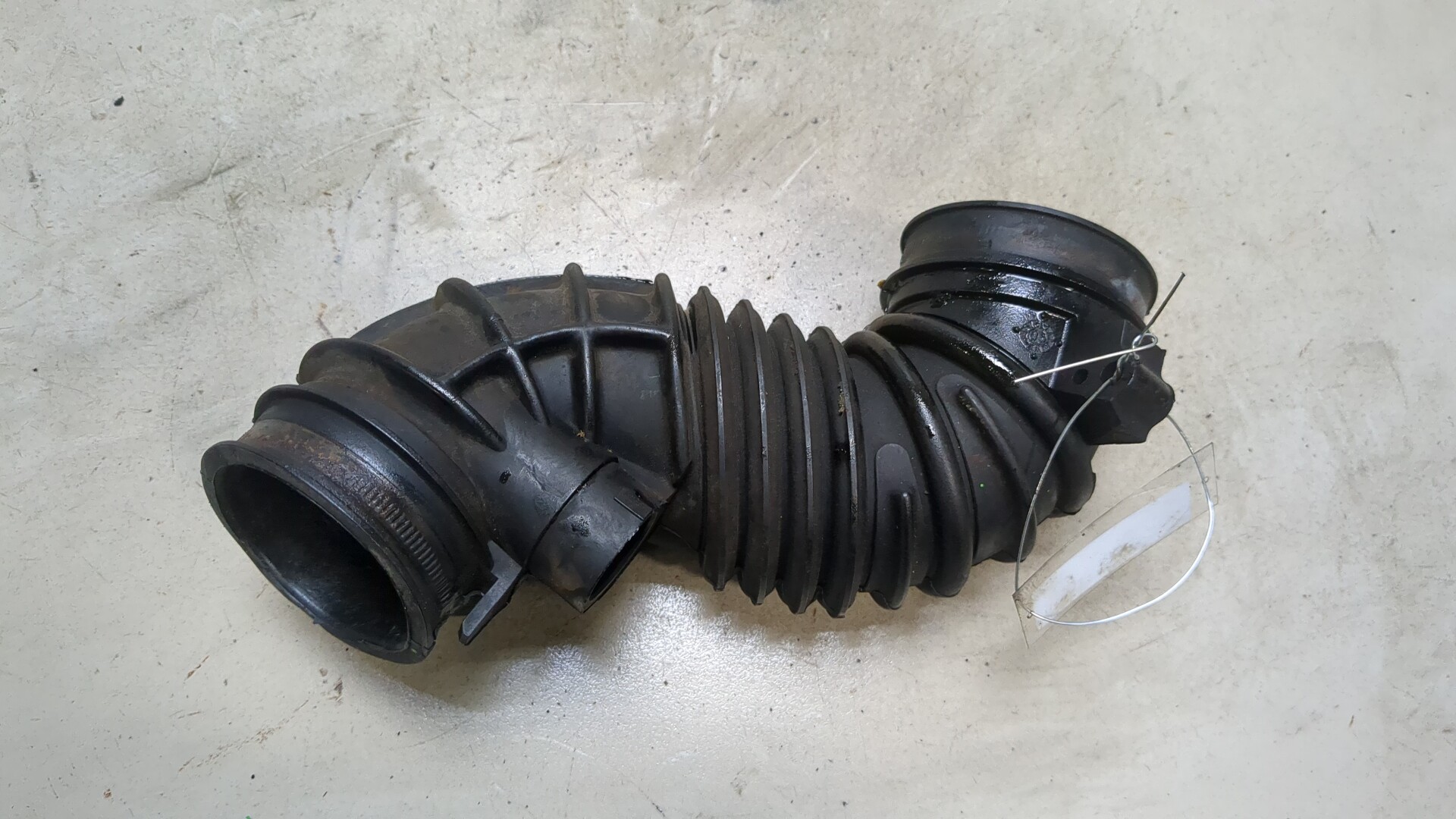 Патрубок воздушного фильтра