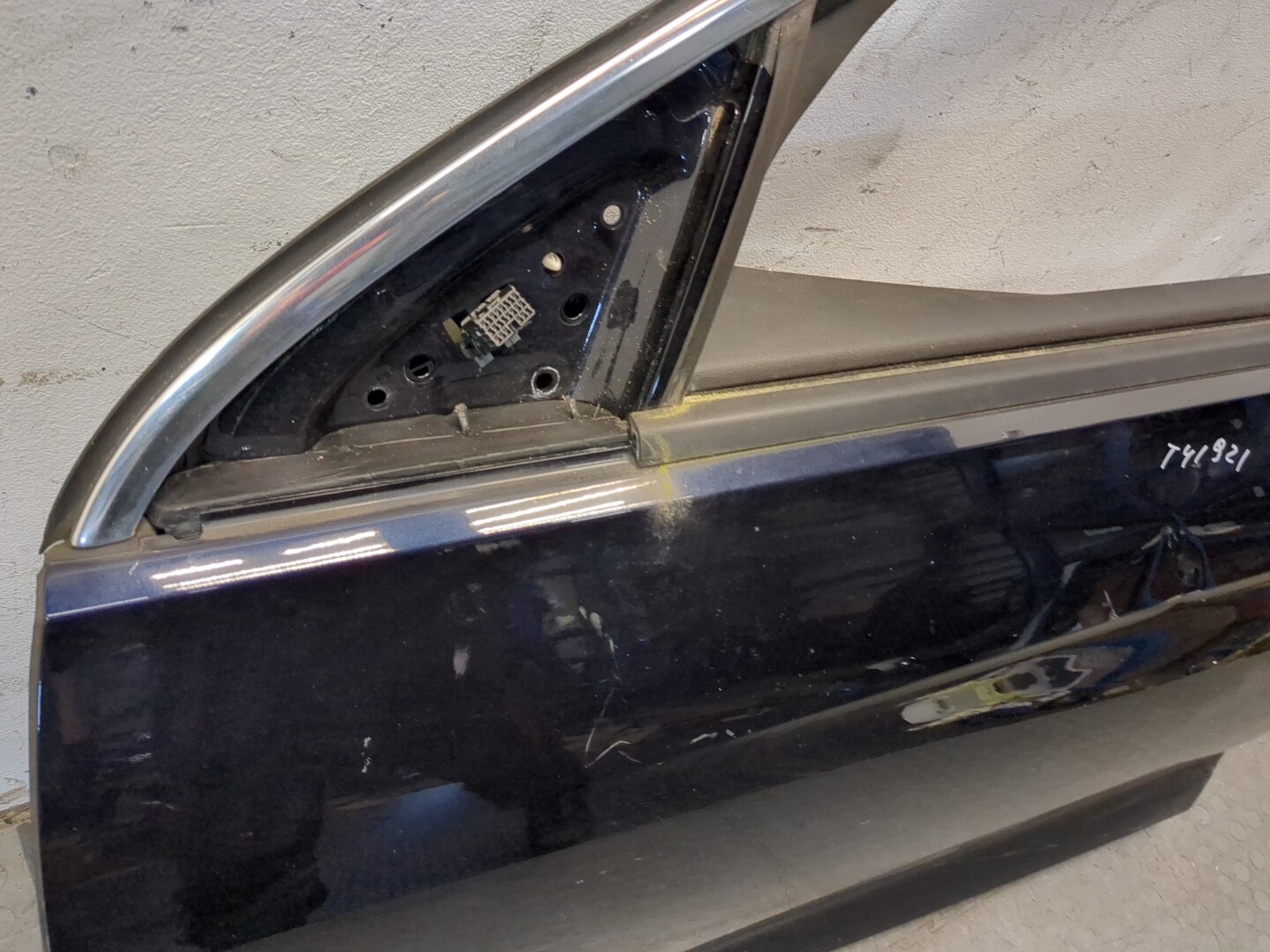 Дверь передняя левая