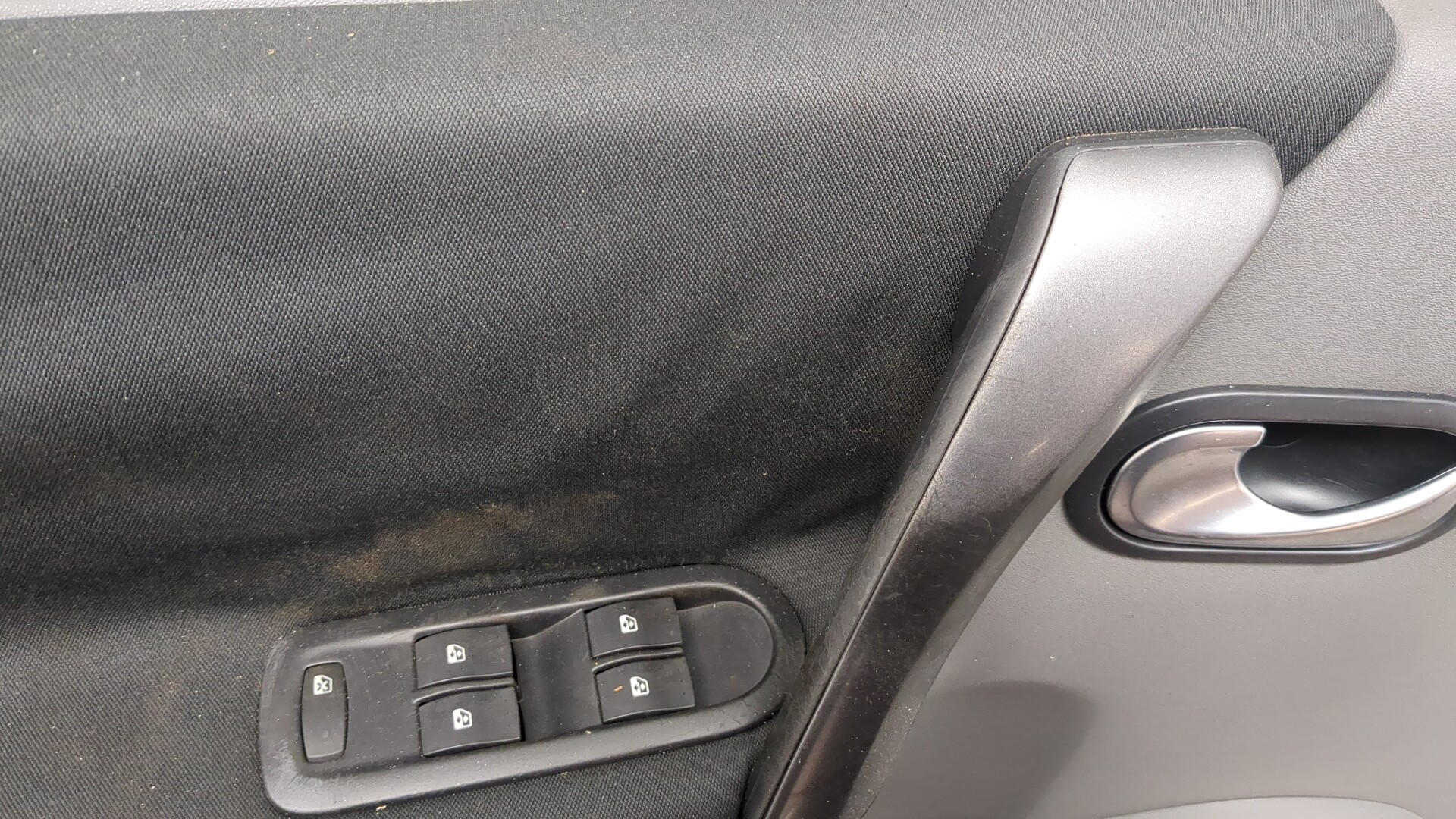 Дверь передняя левая