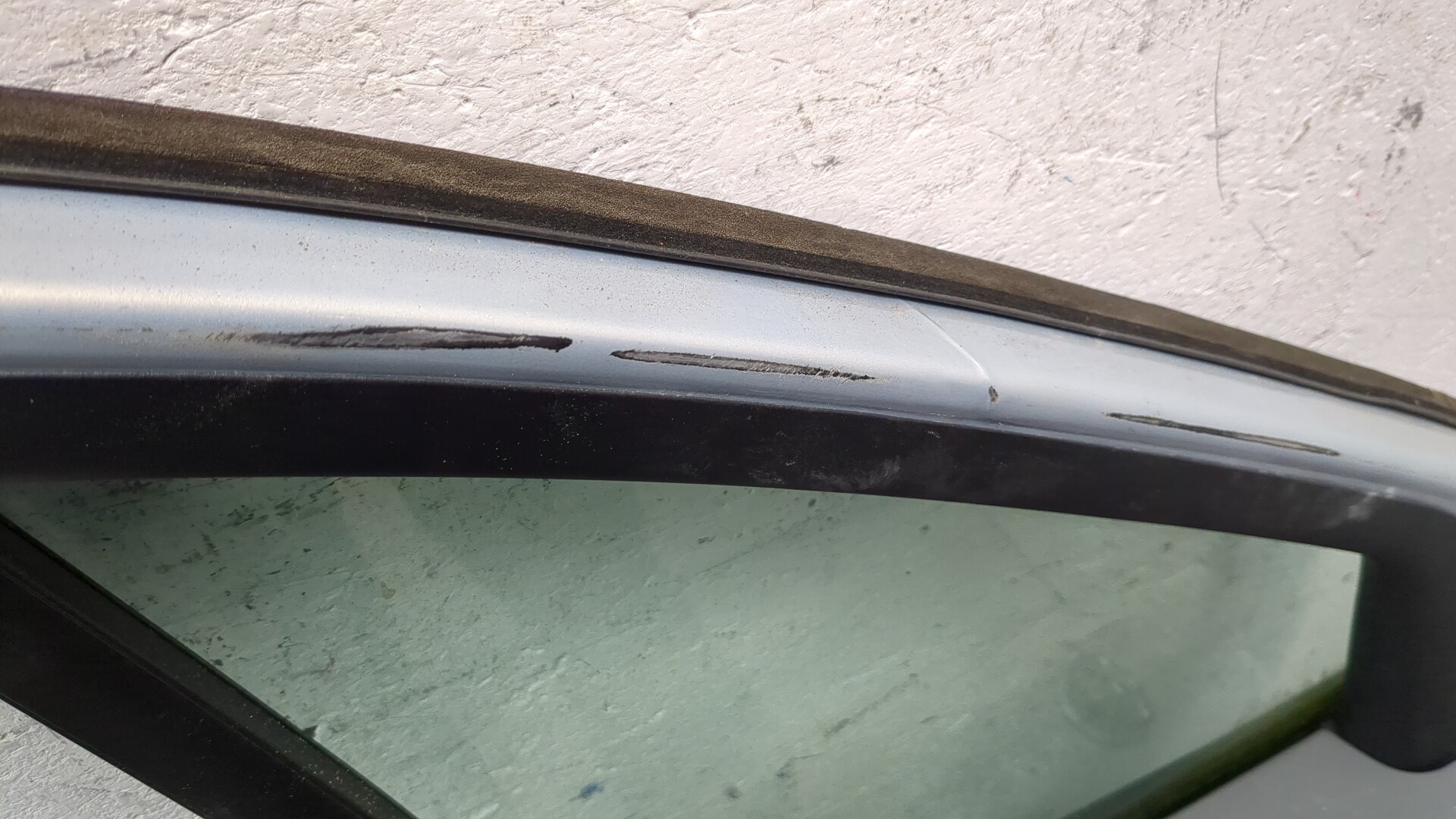 Дверь передняя левая