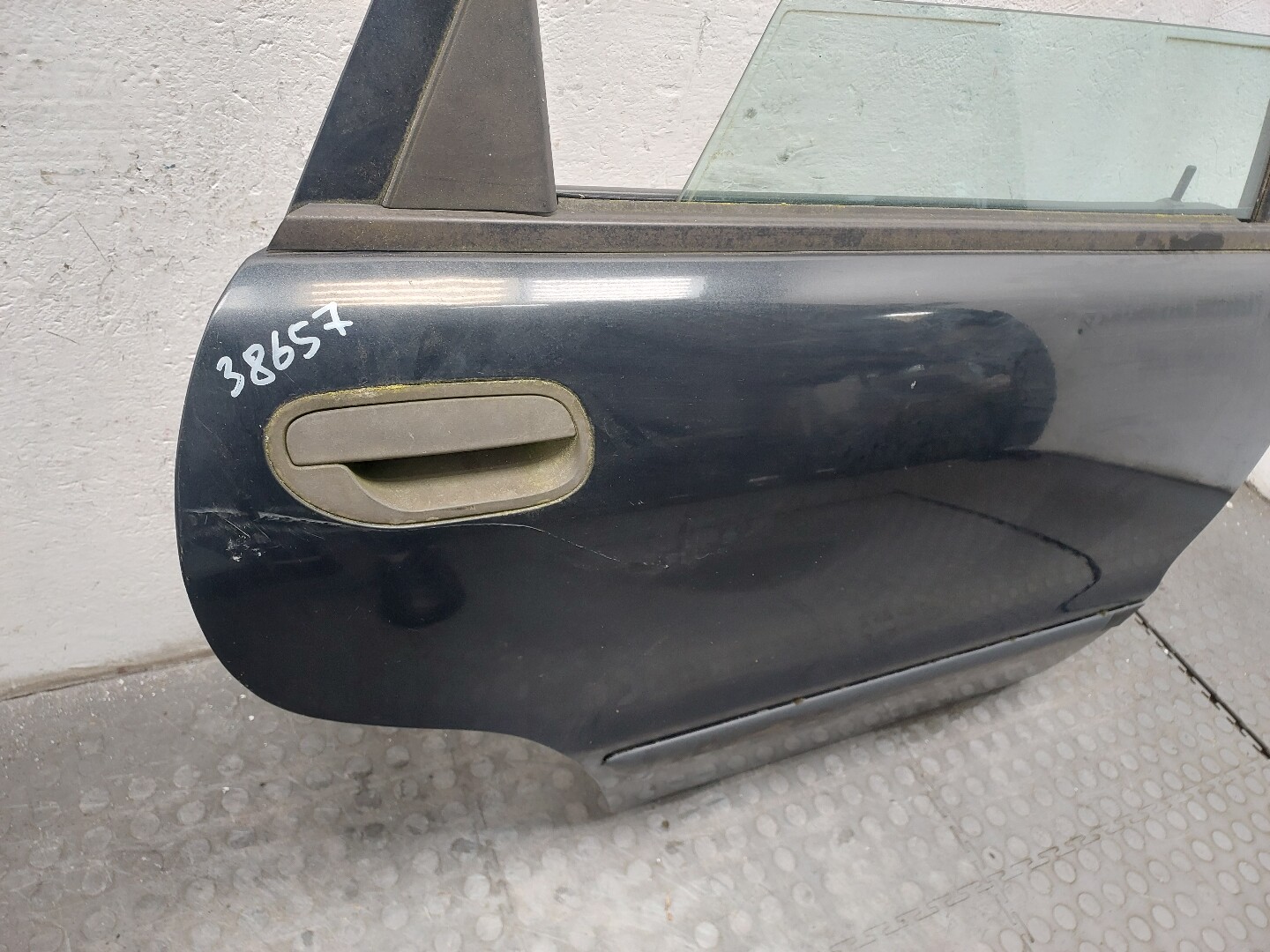 Дверь задняя правая