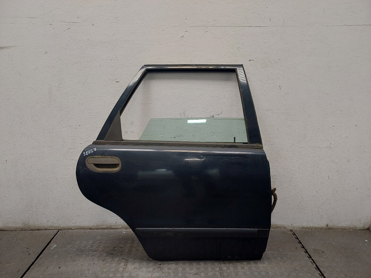 Дверь задняя правая