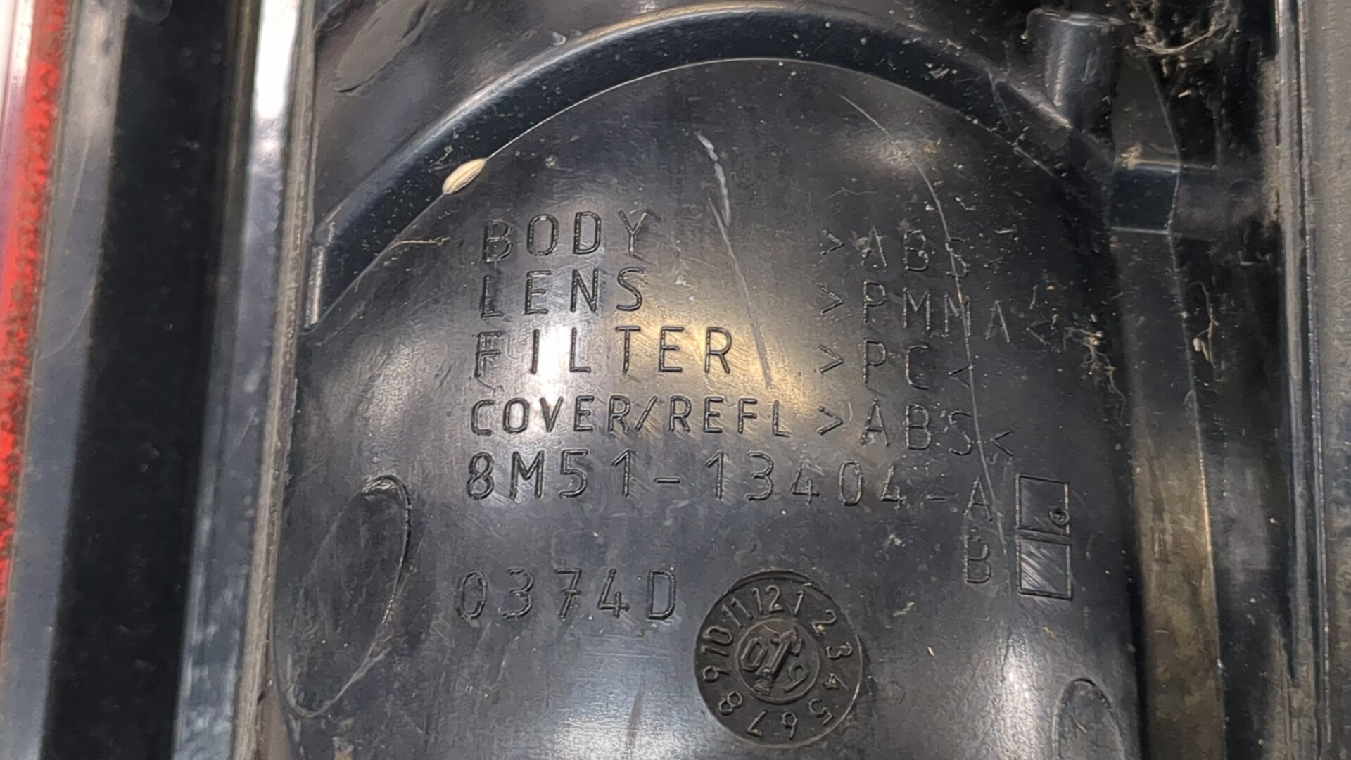 Фонарь задний правый