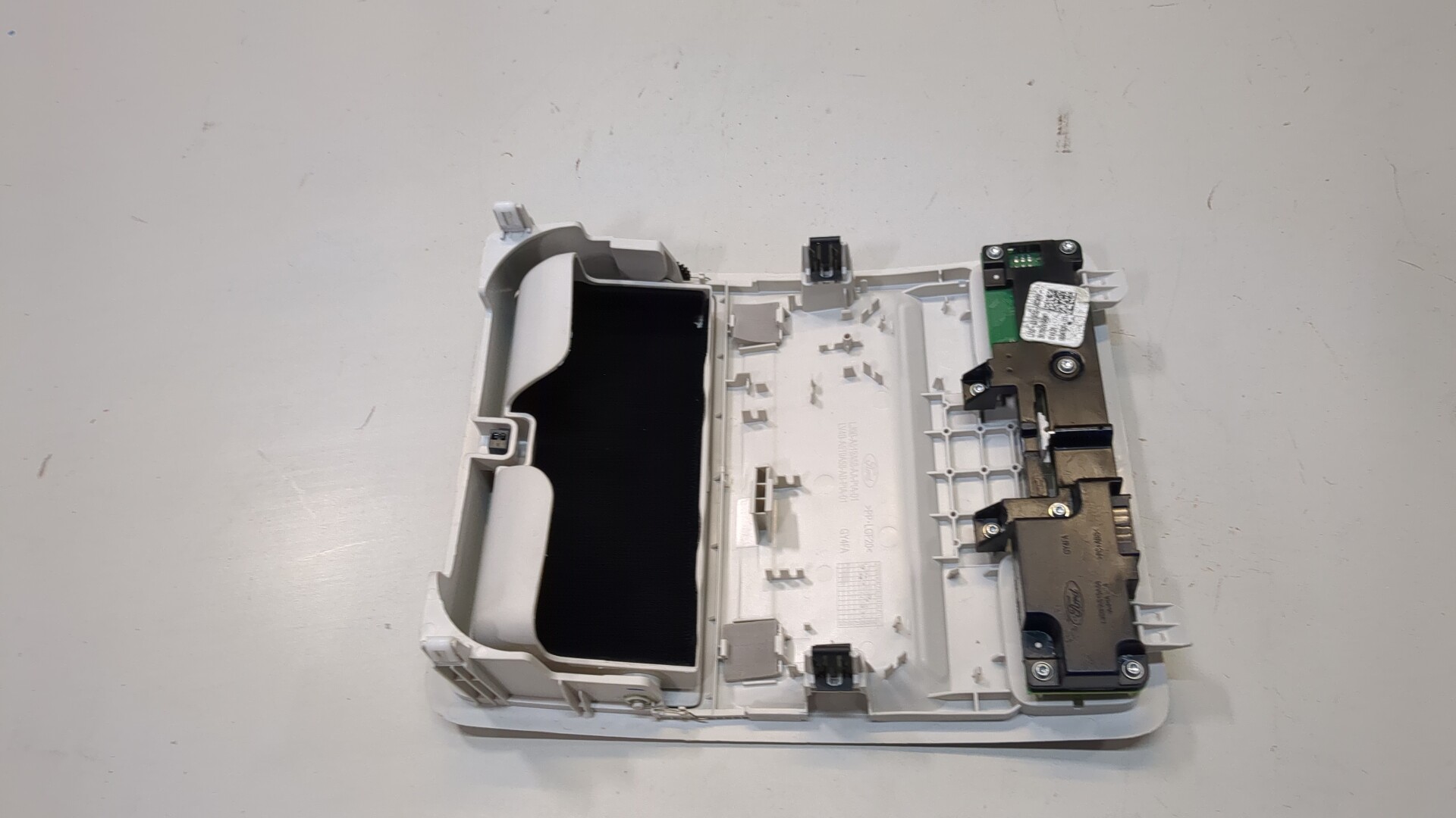 Плафон салонный