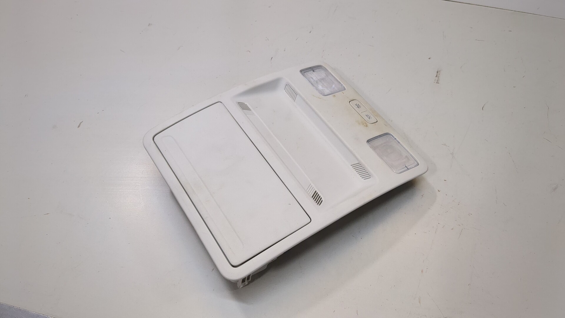 Плафон салонный