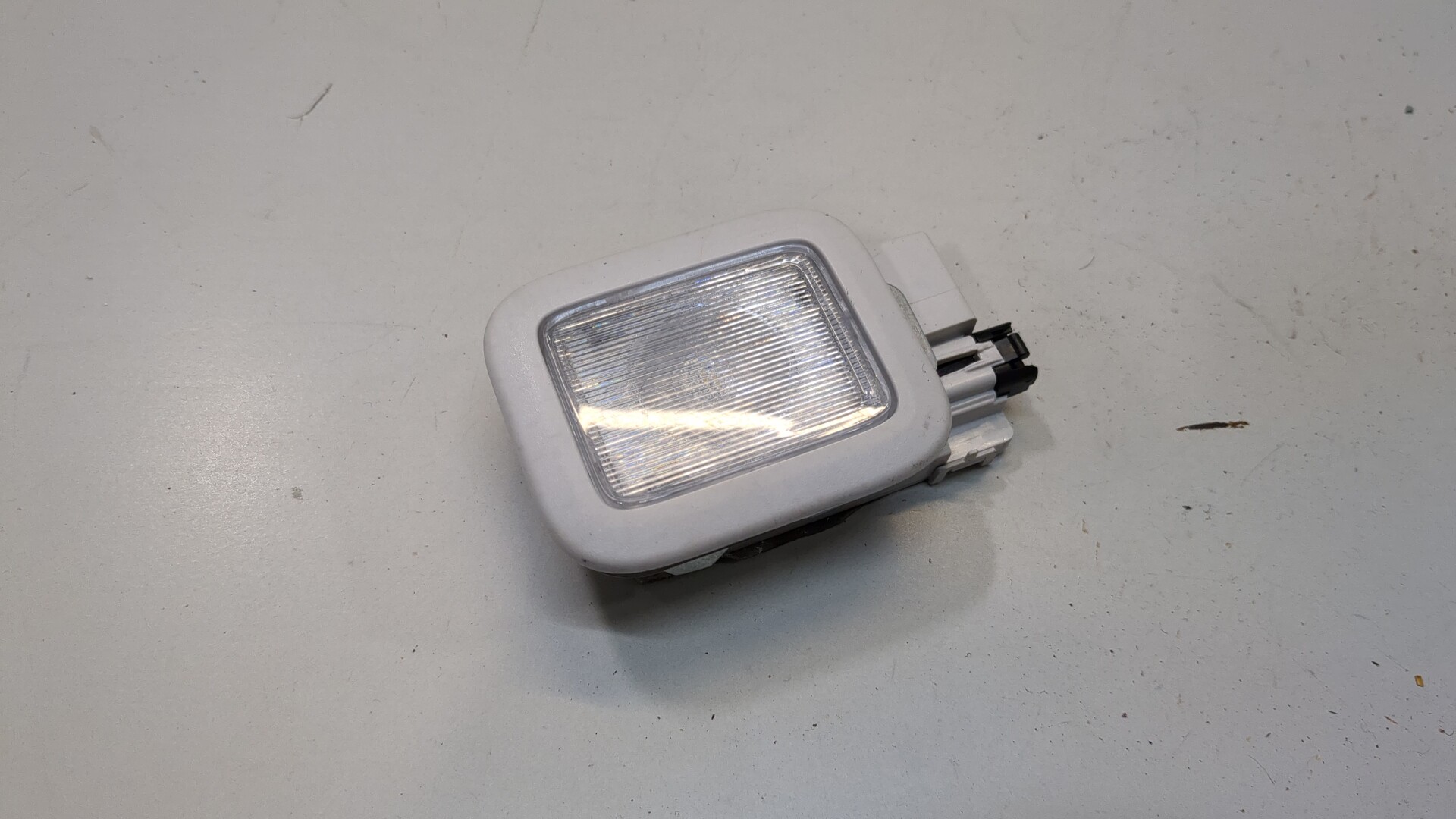 Плафон салонный