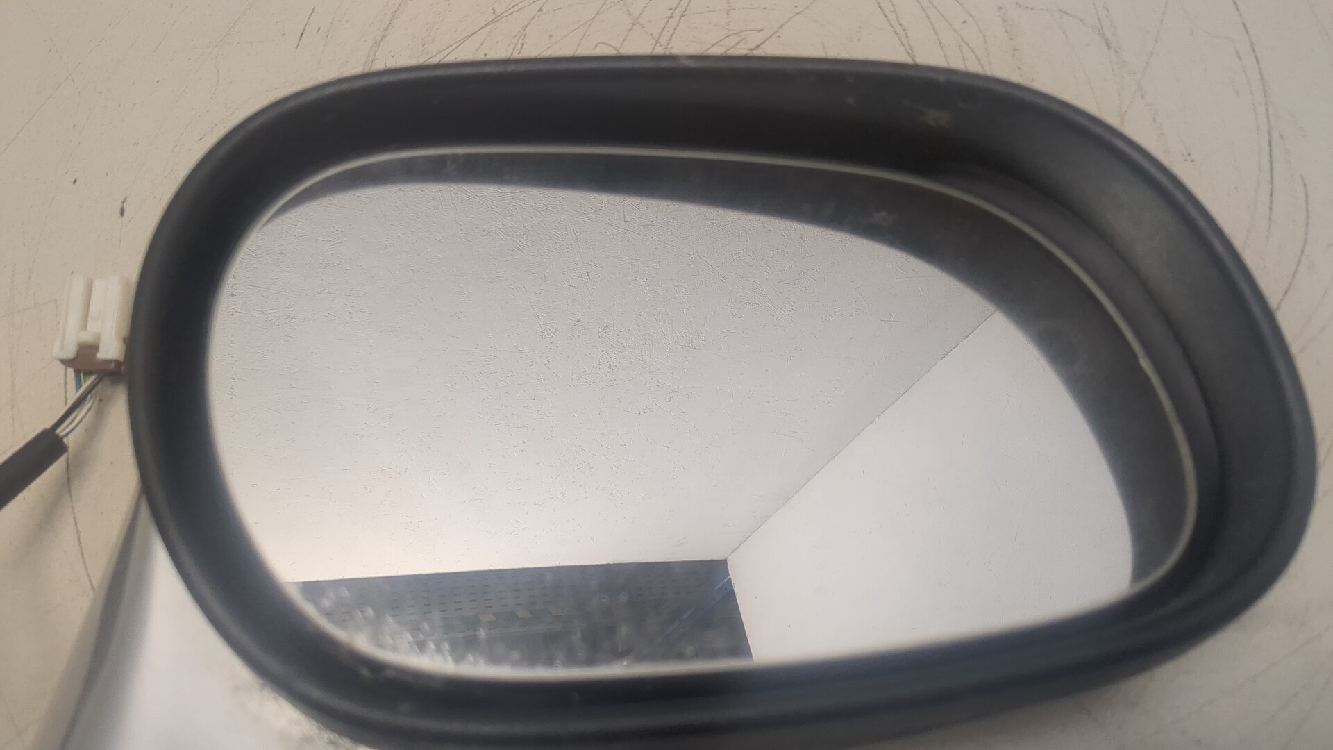 Зеркало правое электрическое