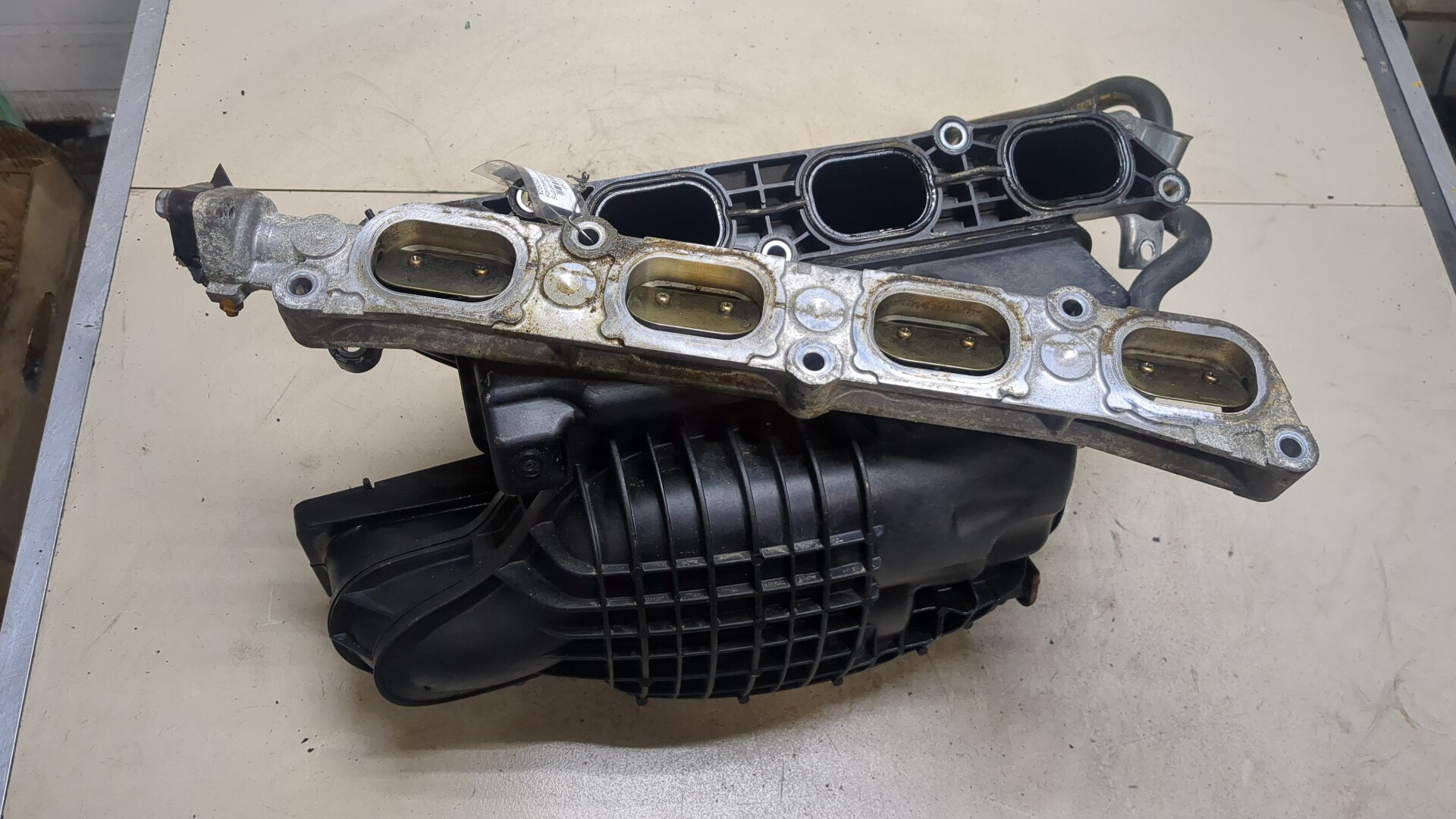 Коллектор впускной