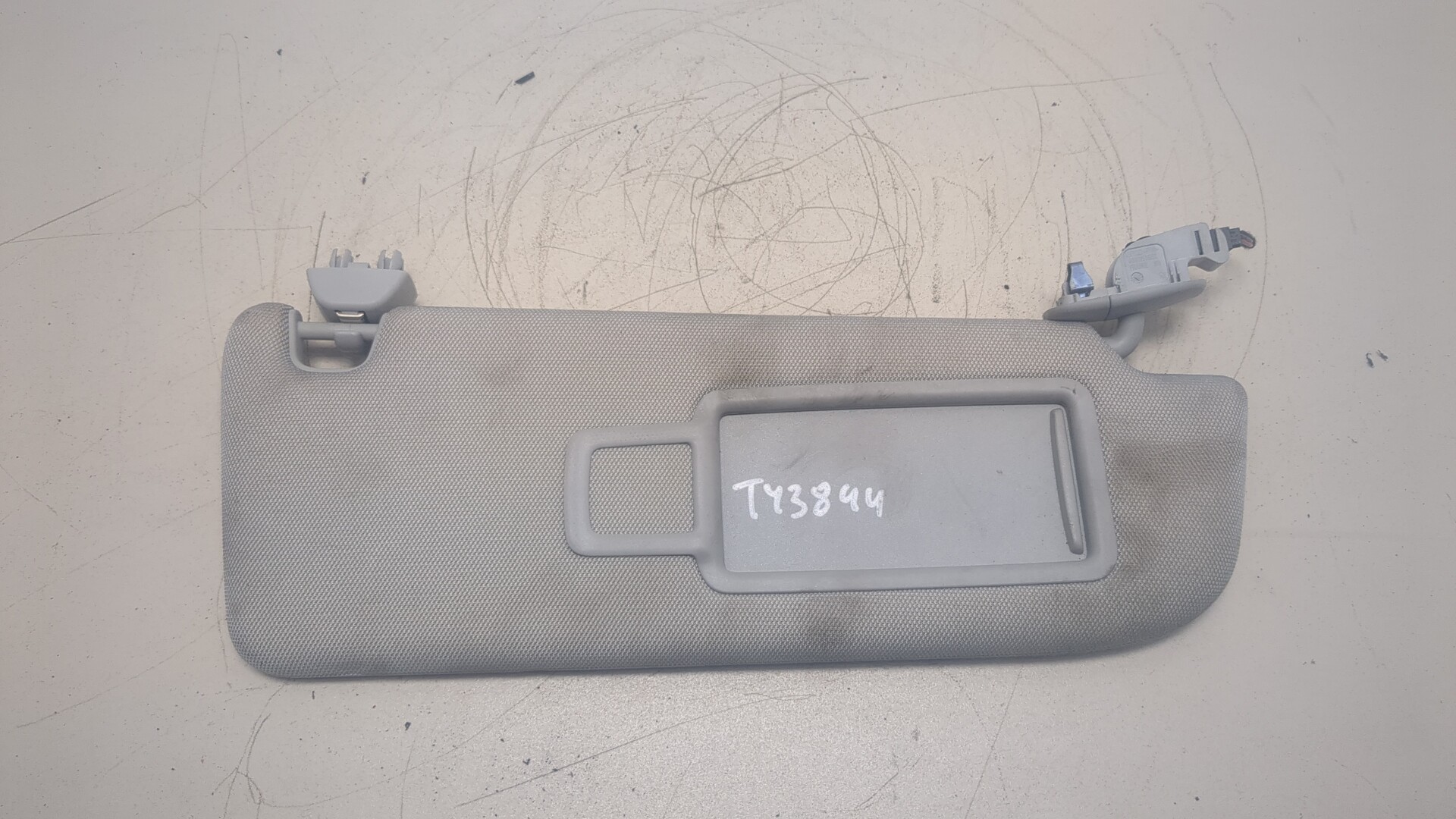 Козырек солнцезащитный