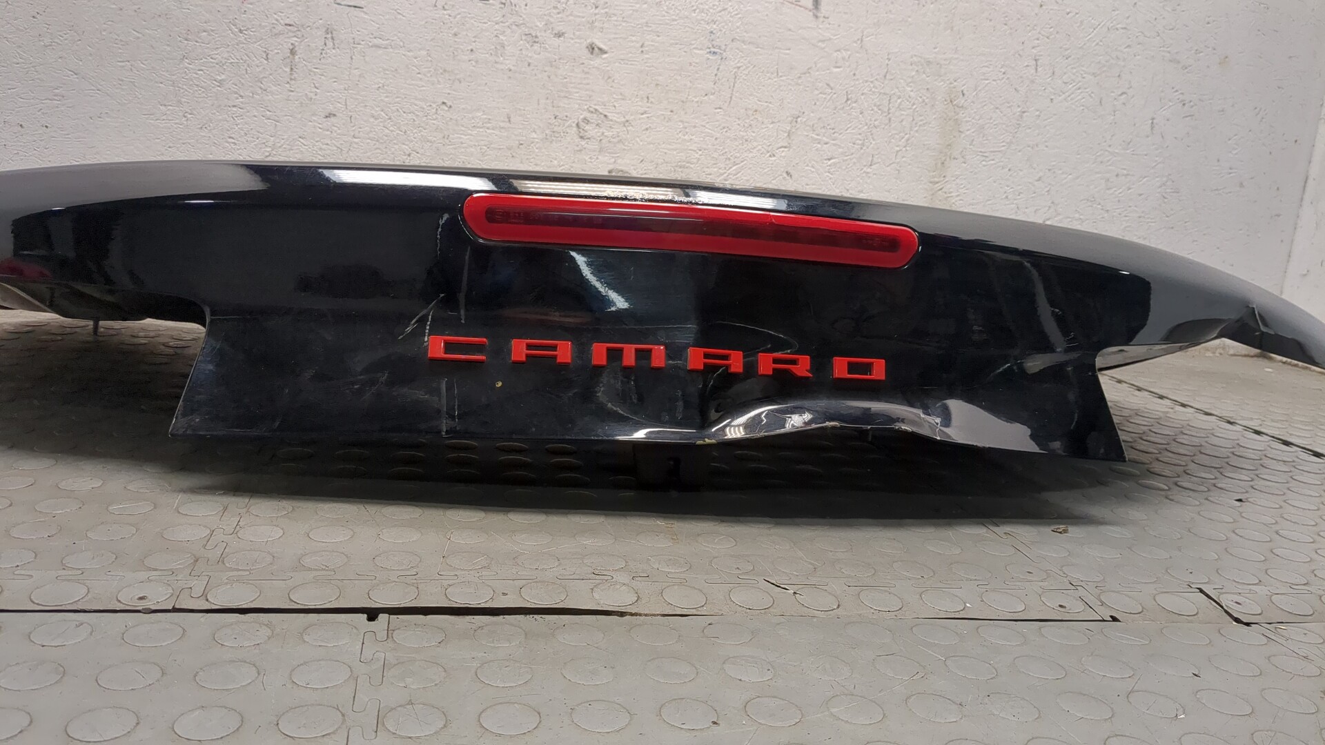 Дверь багажника