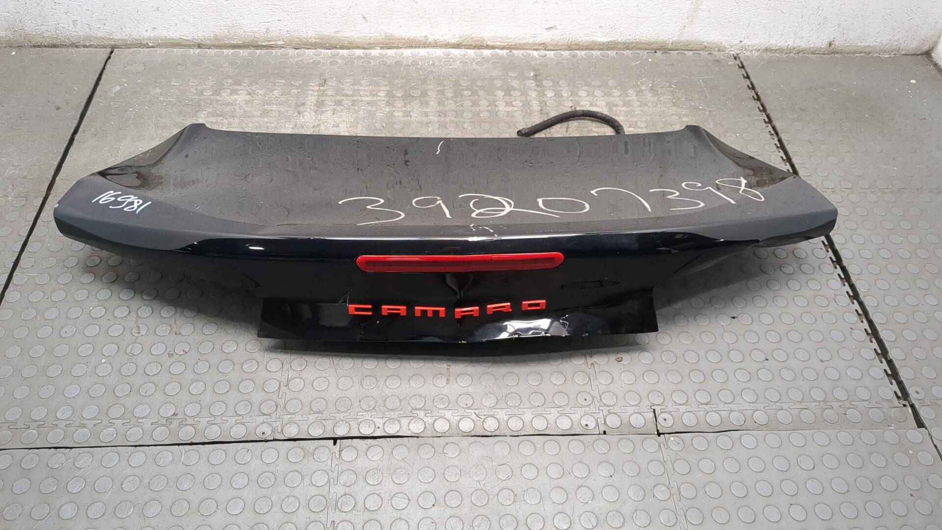 Дверь багажника