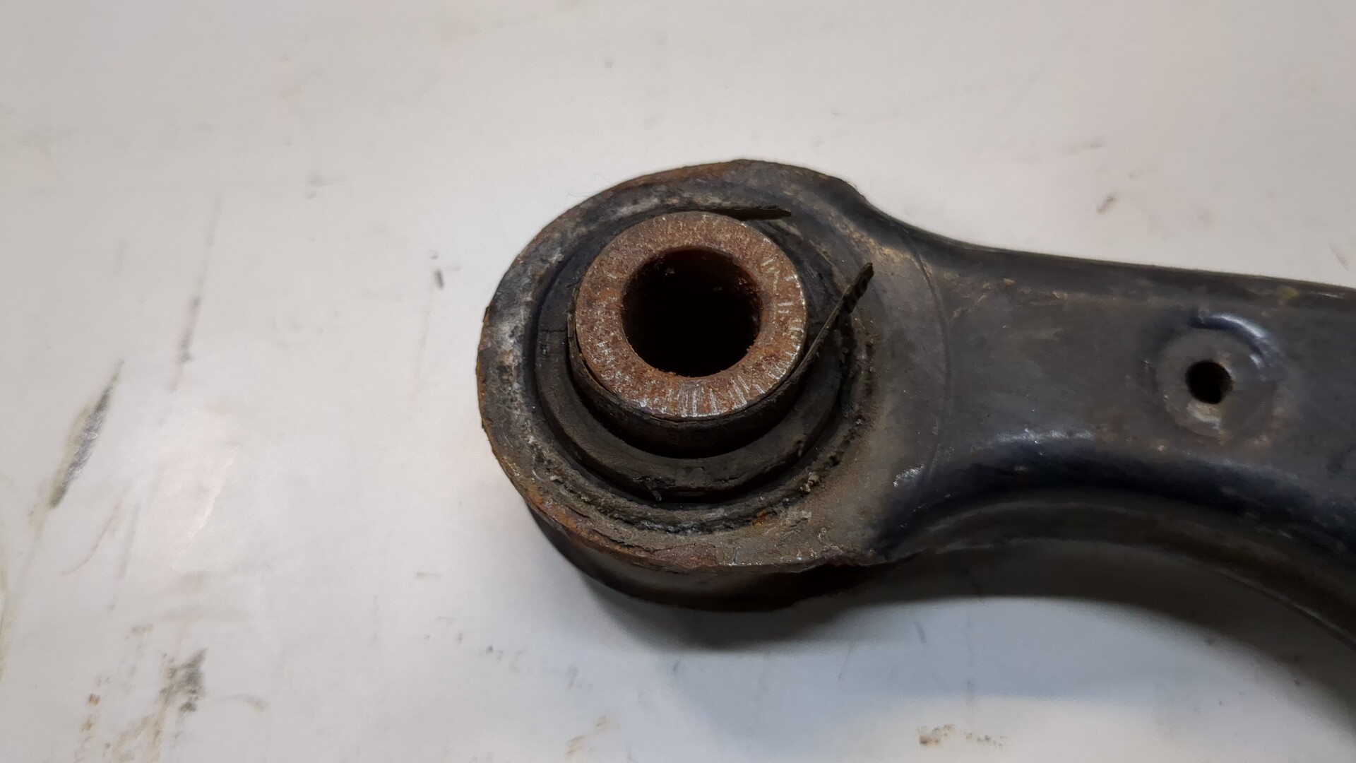 Рычаг задний