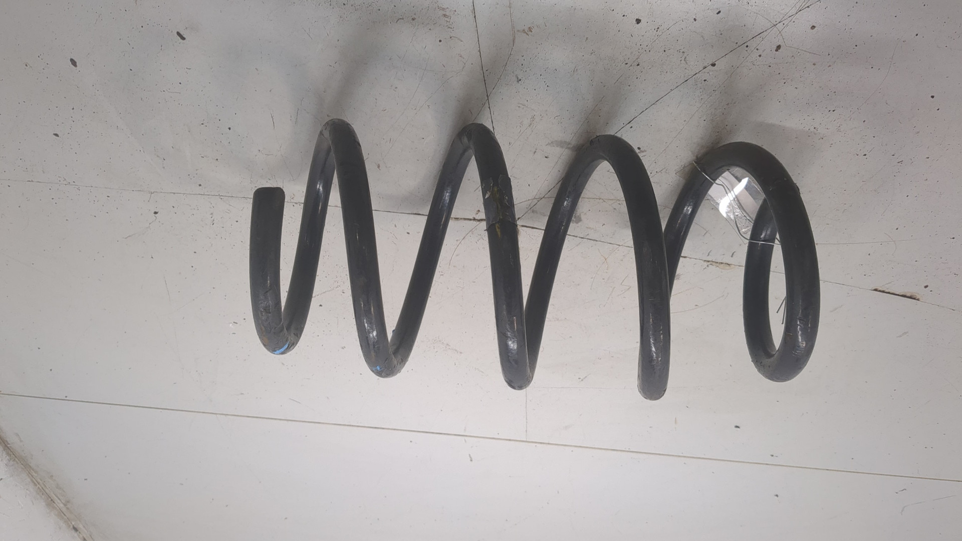 Пружина передняя