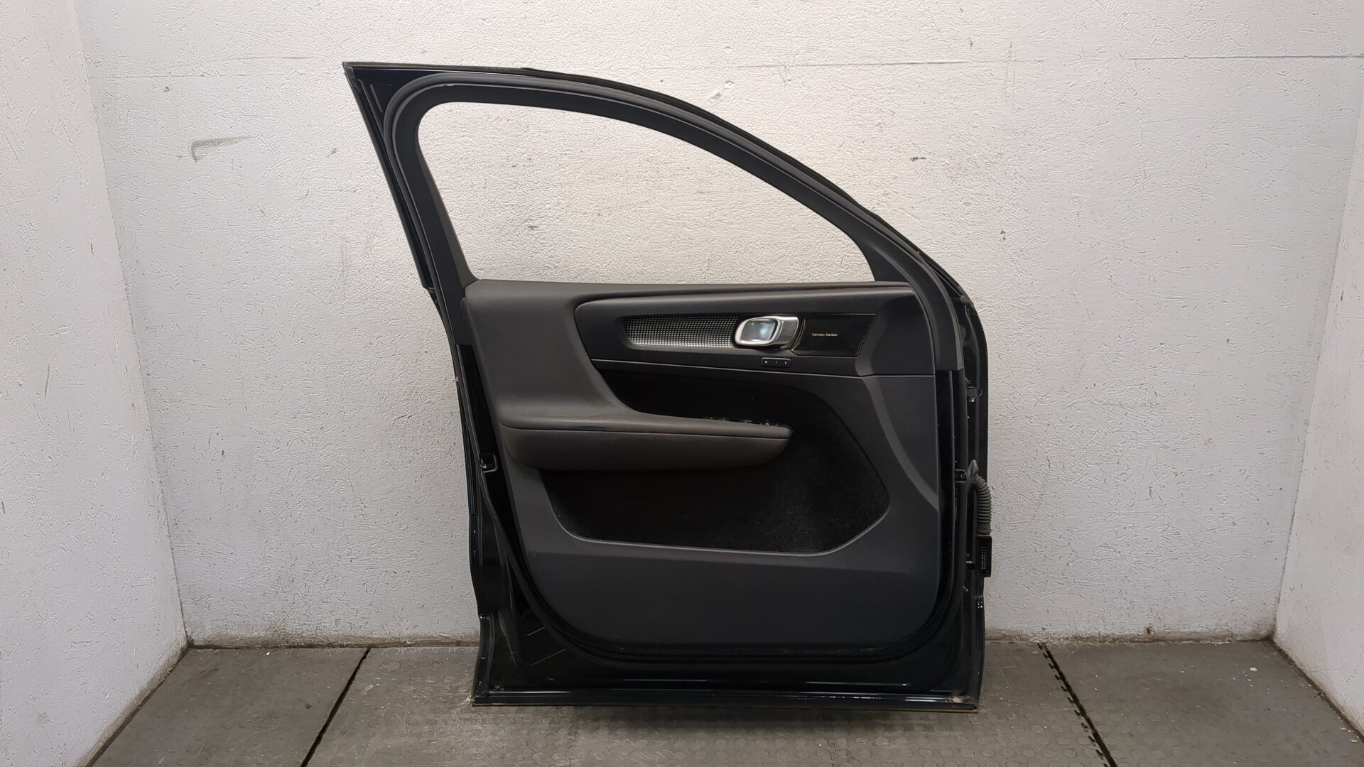 Дверь передняя левая