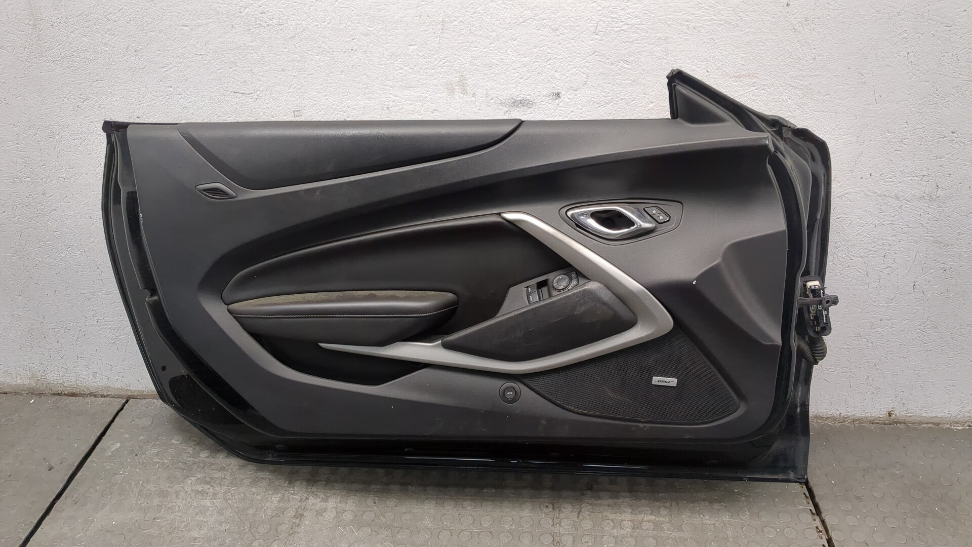 Дверь передняя левая