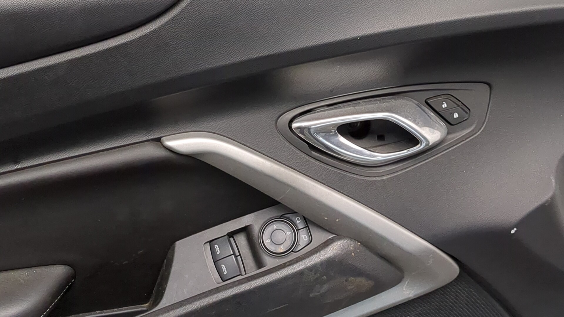 Дверь передняя левая