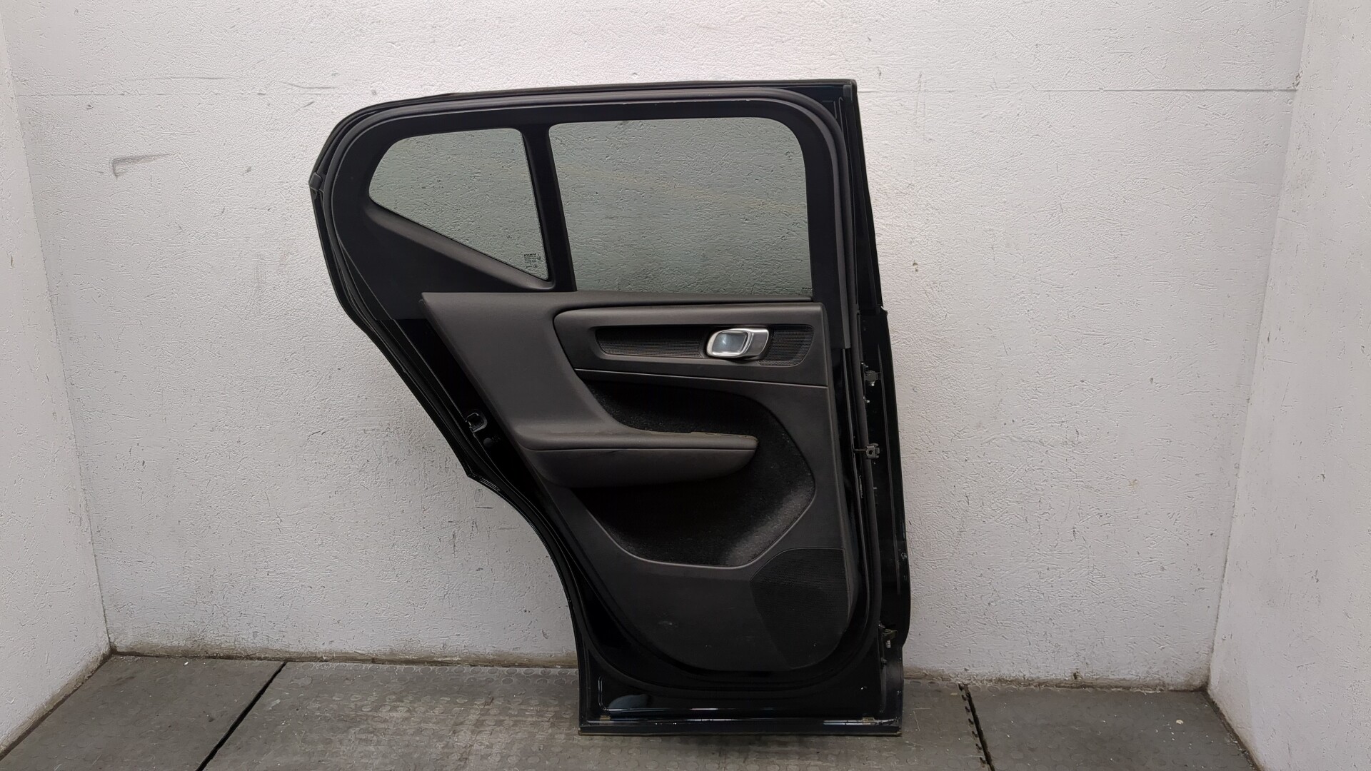 Дверь задняя левая