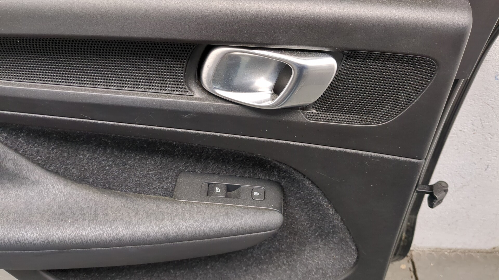 Дверь задняя левая