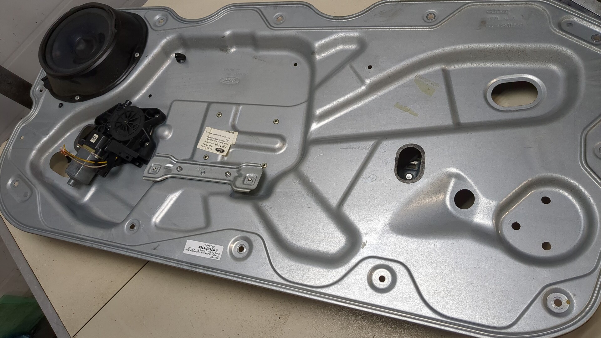 Стеклоподъемник электр. передний левый