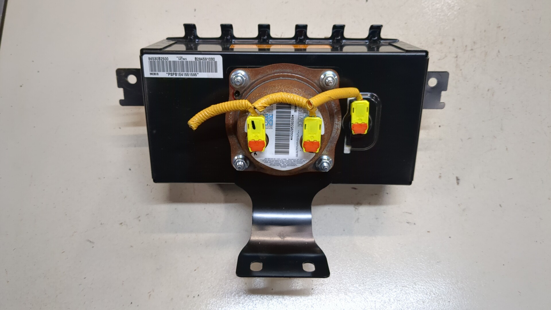 Подушка безопасности пассажирская (в торпедо)