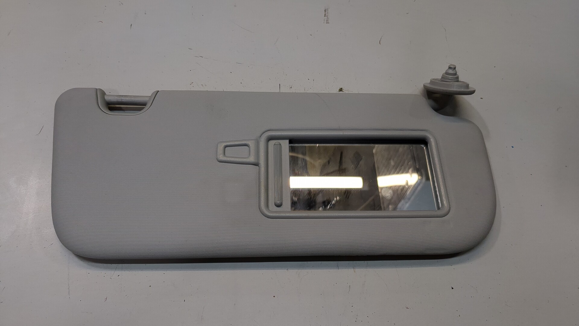 Козырек солнцезащитный