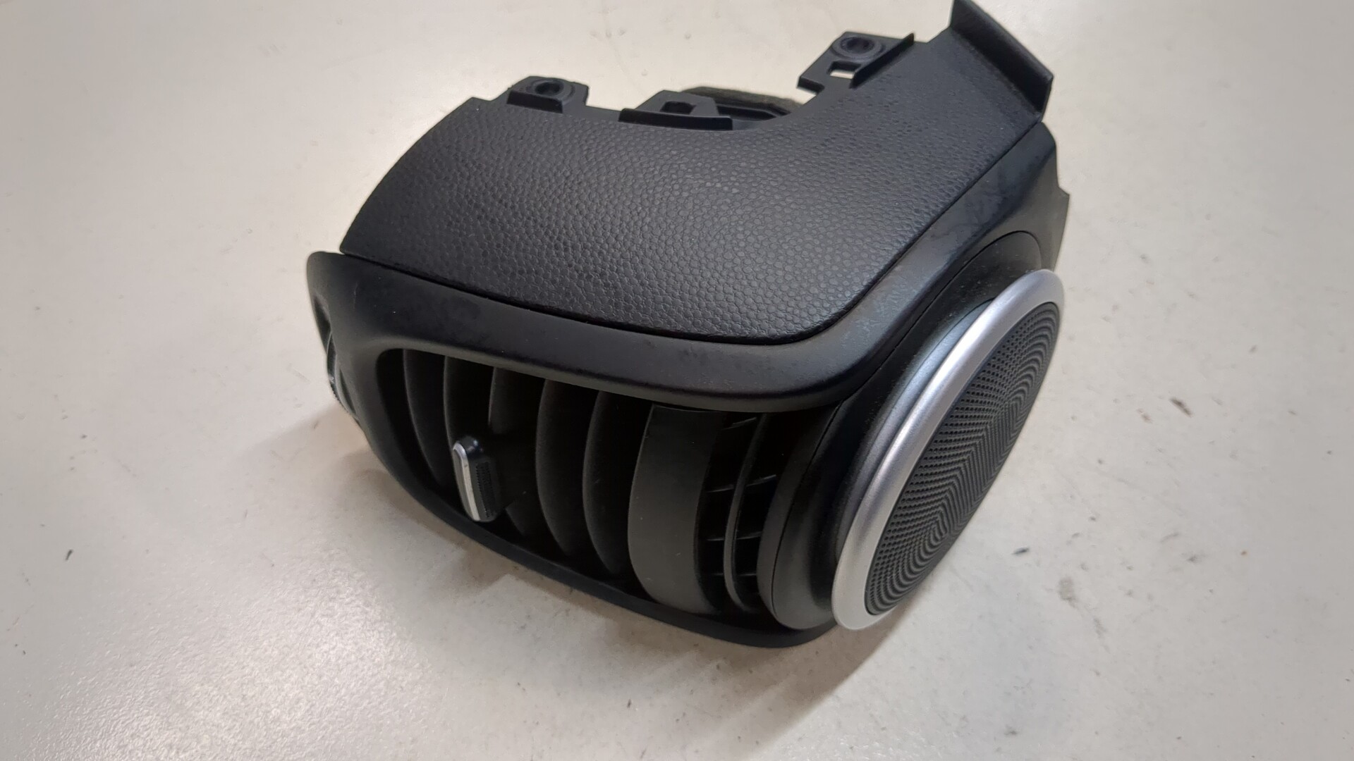 Дефлектор воздушный