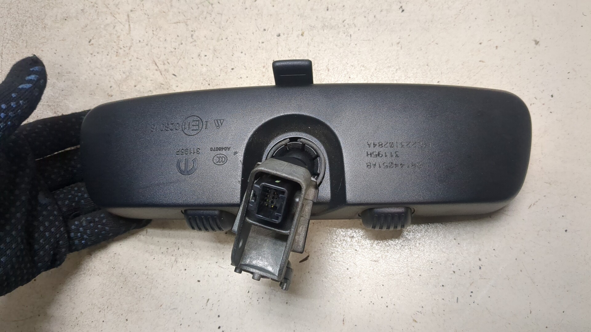 Зеркало заднего вида