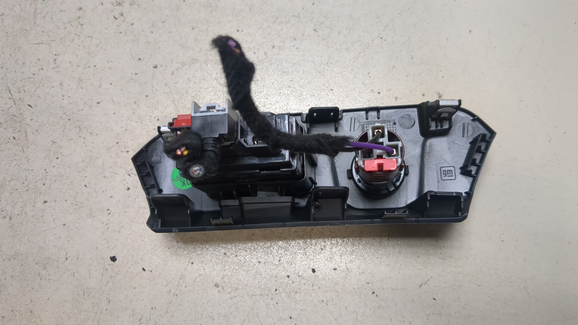 Гнездо AUX / USB IN