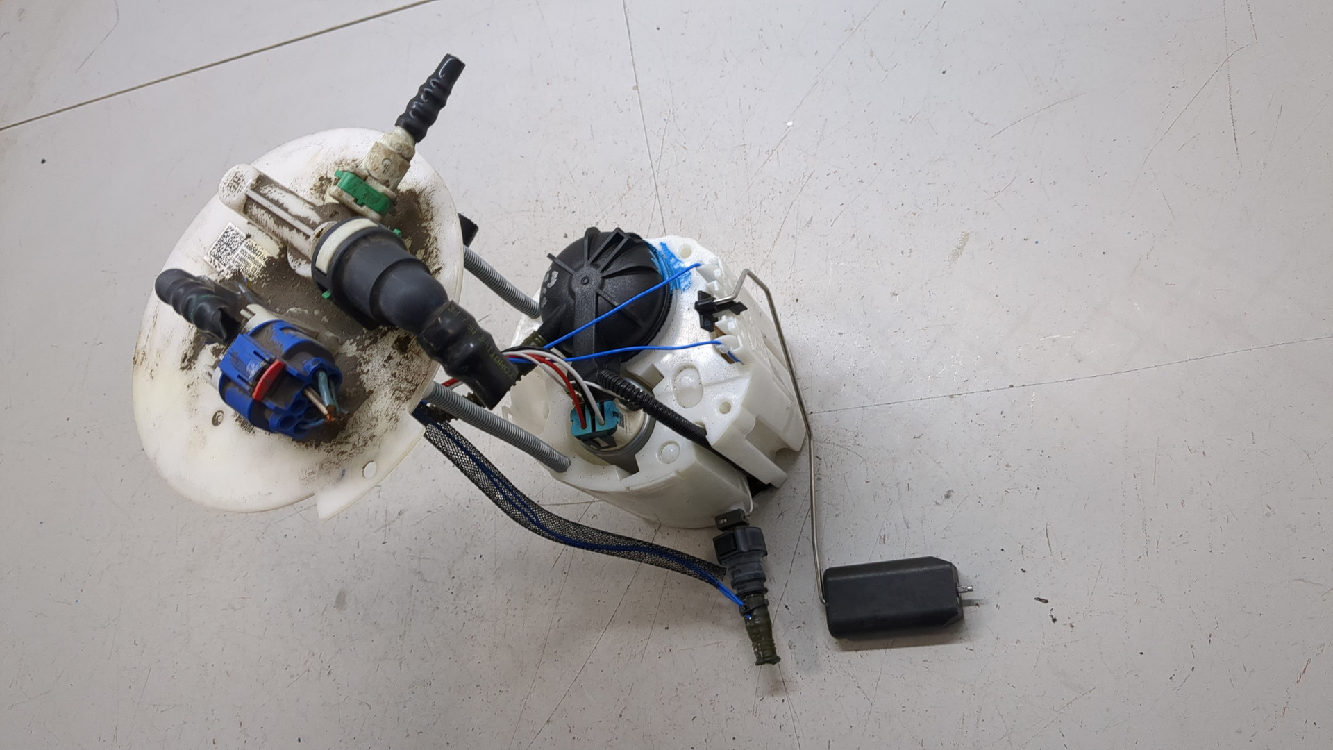 Насос топливный электрический