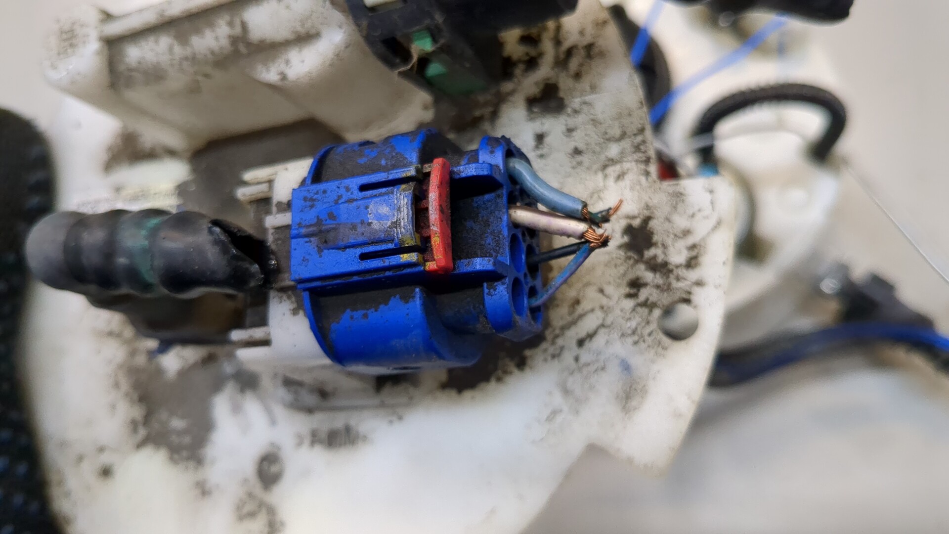 Насос топливный электрический